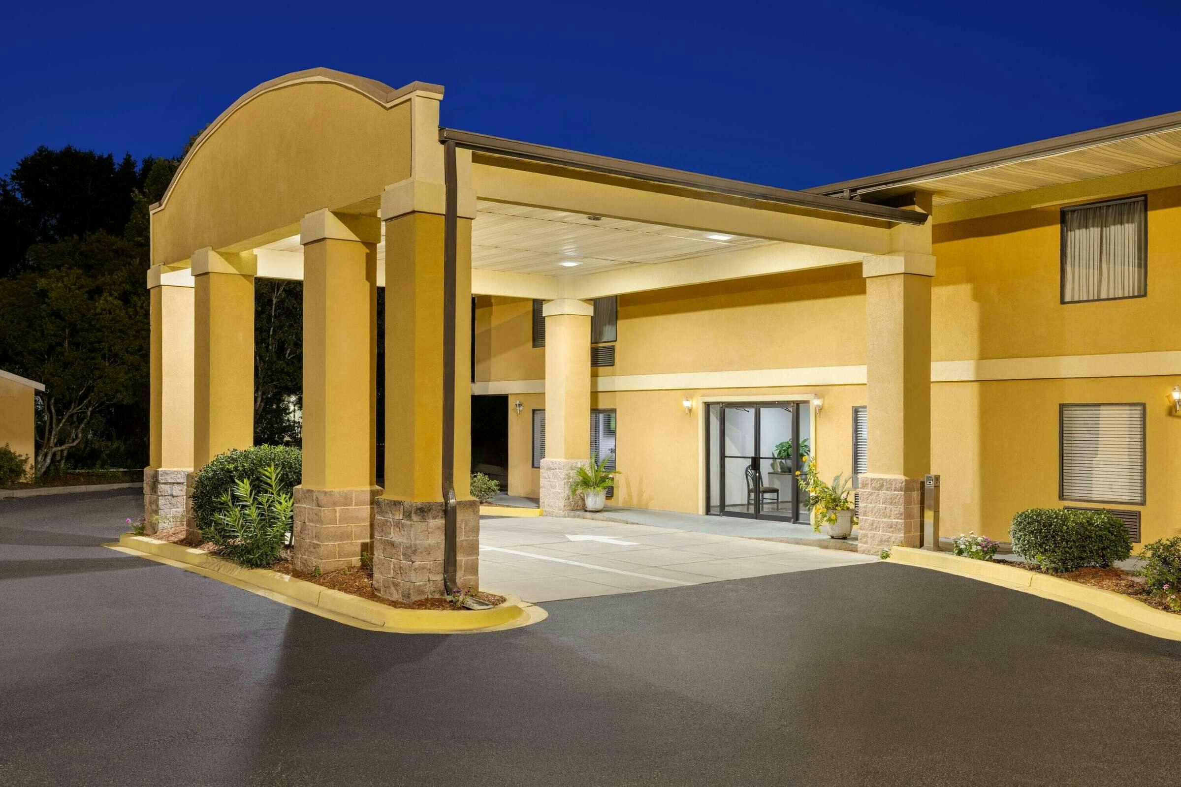 Hotel Days Inn by Wyndham Blythewood North Columbia photo 3