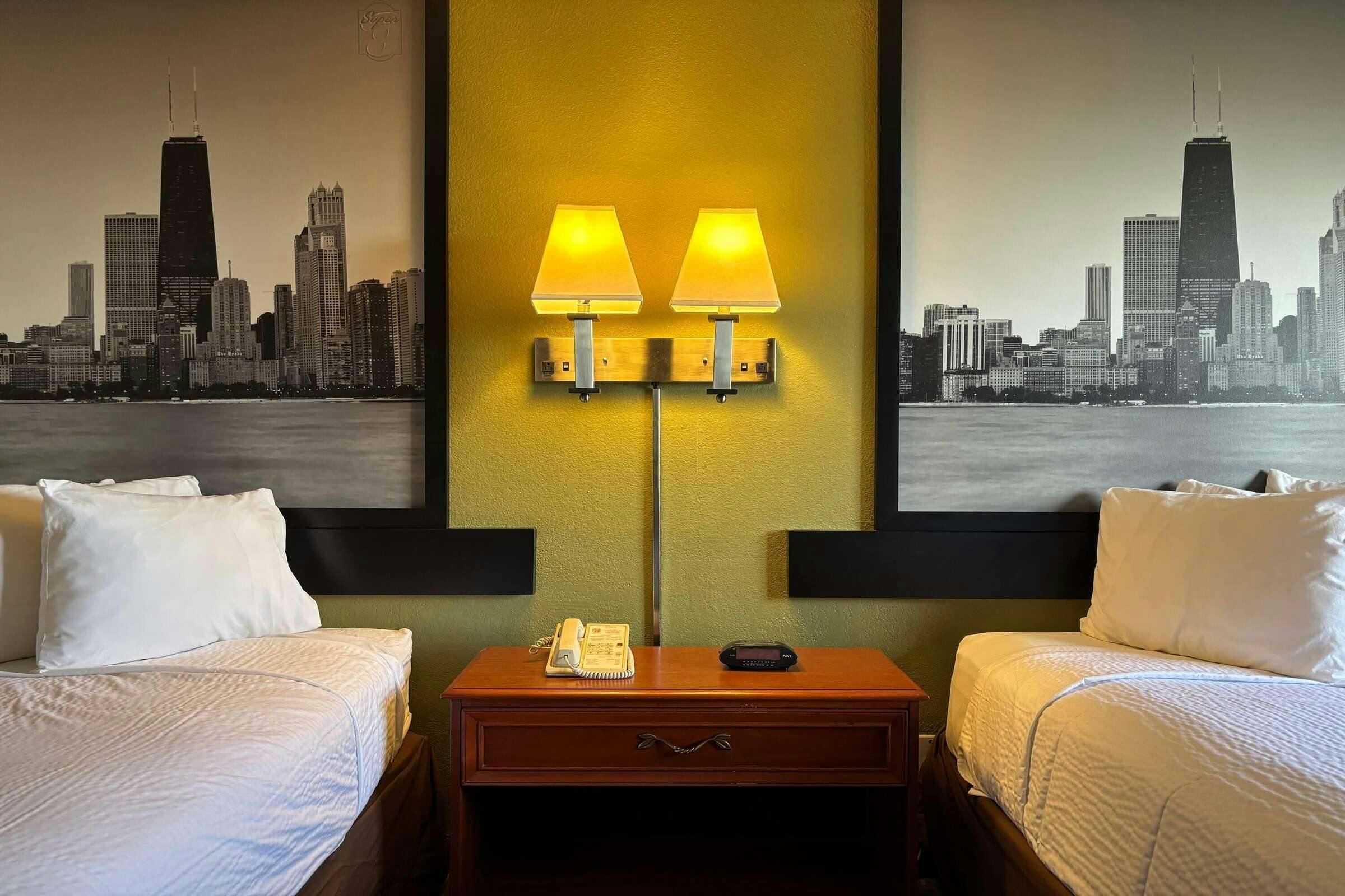 Hotel Super 8 by Wyndham Pontiac photo 5