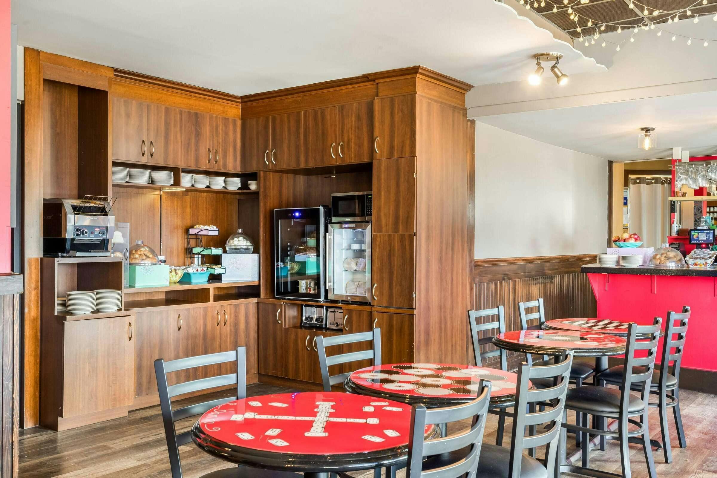 Hotel Days Inn by Wyndham Berthierville photo 4