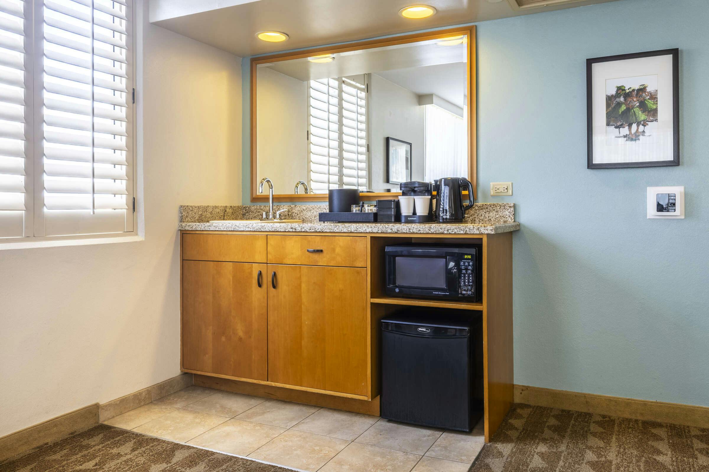 Hotel Embassy Suites by Hilton Waikiki Beach Walk photo 5