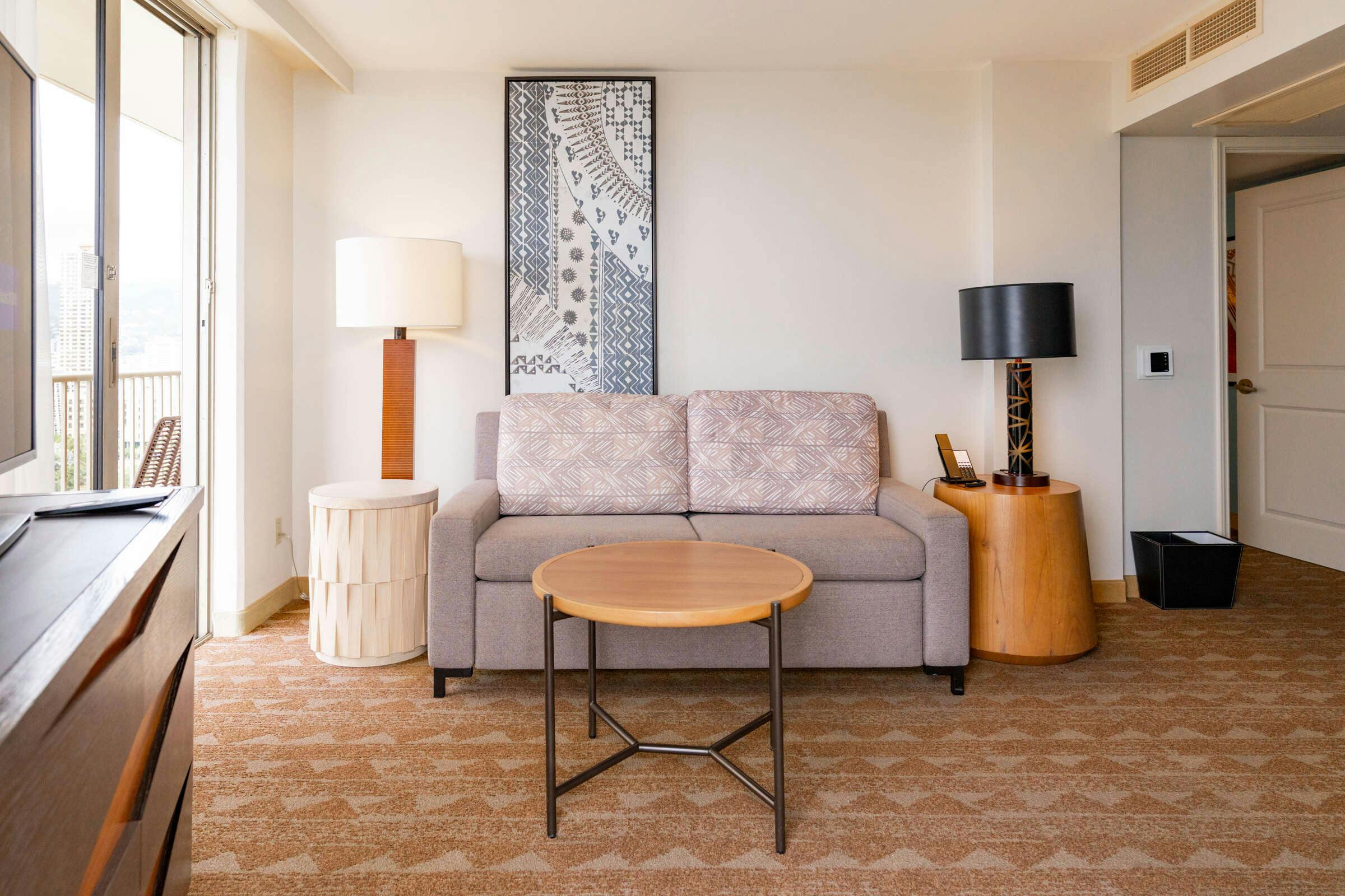 Hotel Embassy Suites by Hilton Waikiki Beach Walk photo 4