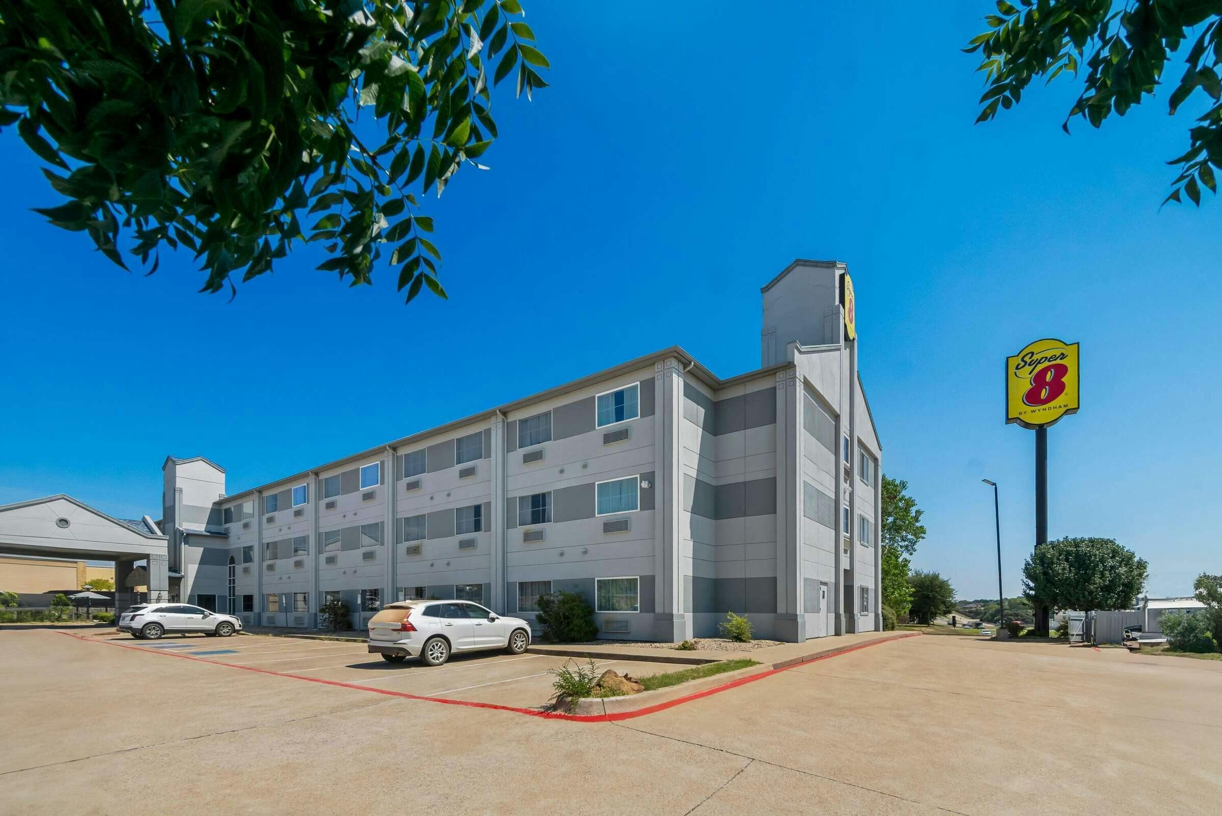 Super 8 Weatherford