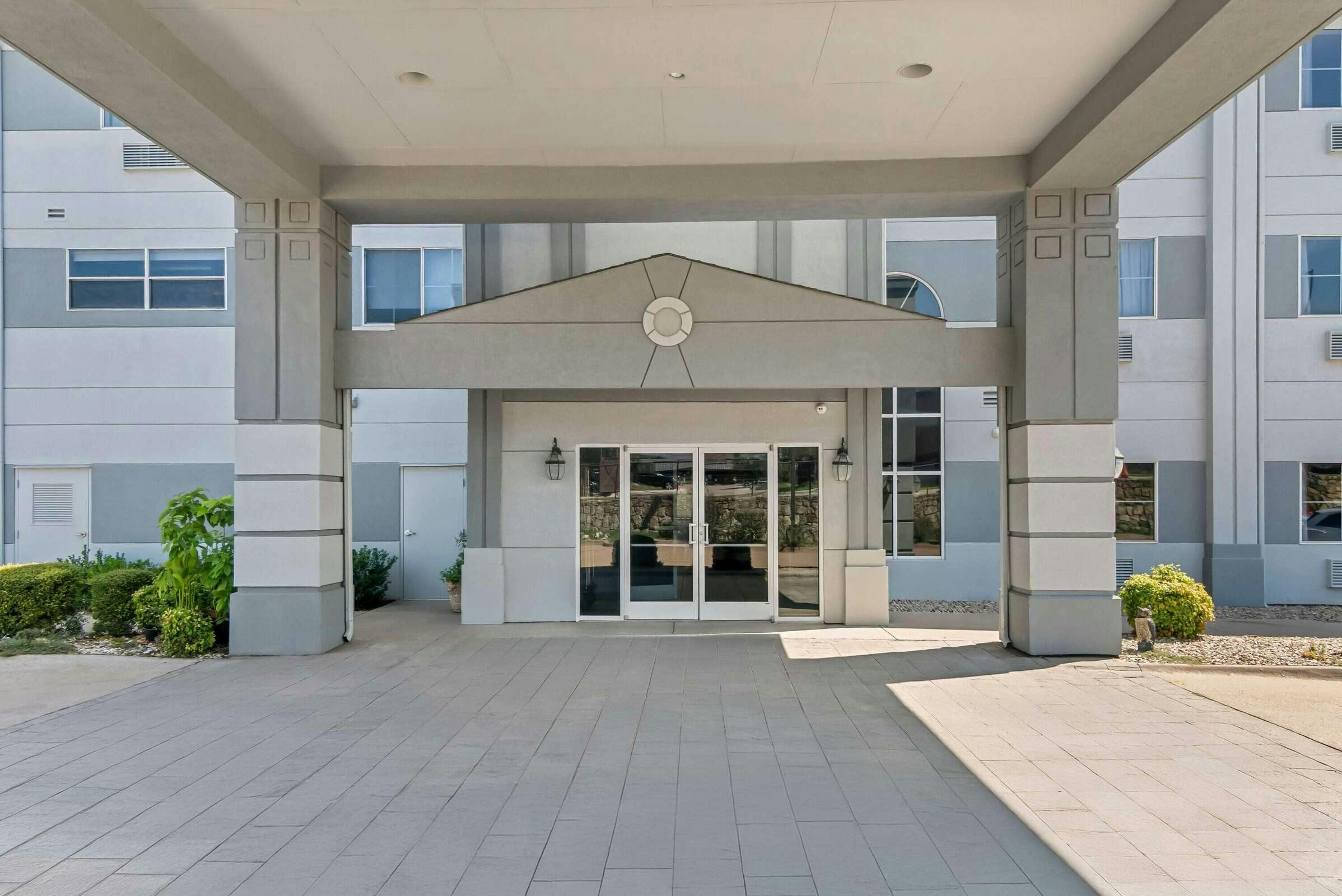 Hotel Super 8 Weatherford photo 1