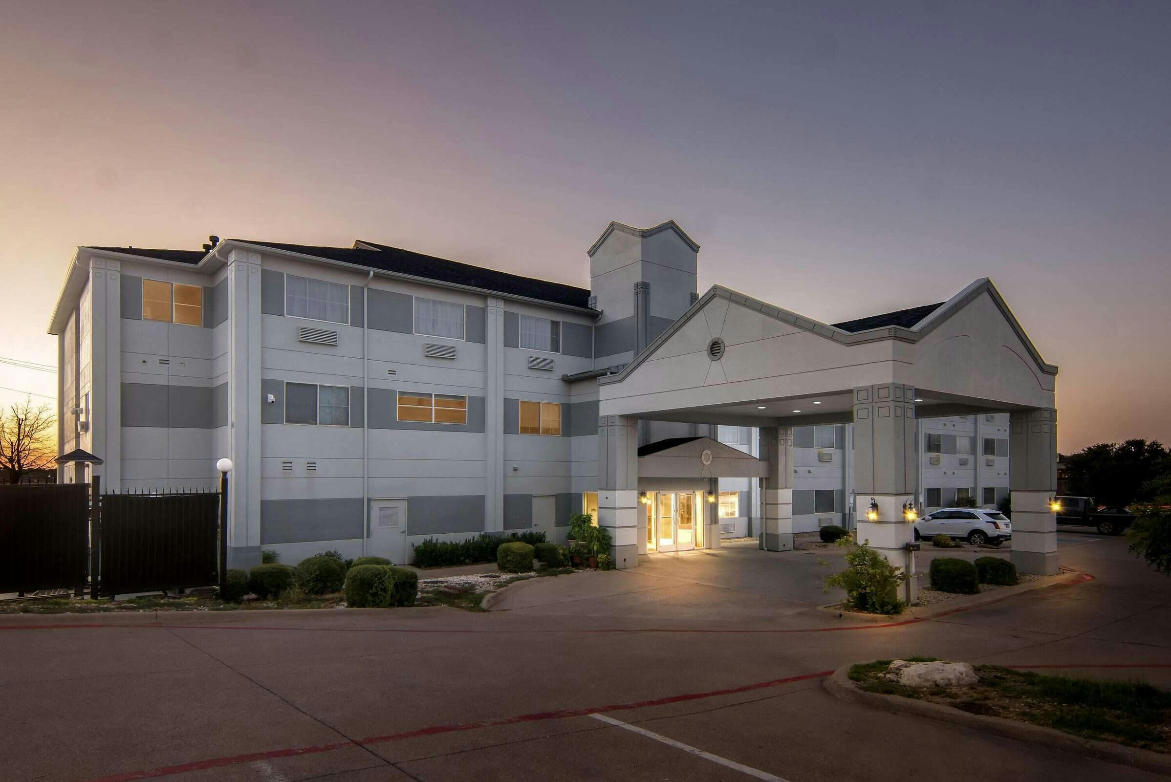 Hotel Super 8 Weatherford photo 3
