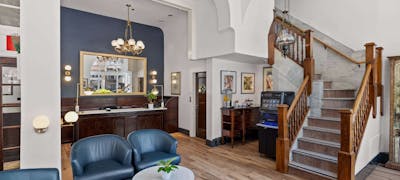 Andrews Hotel