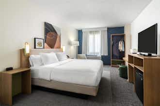 Hotel Comfort Inn & Suites University South photo 1