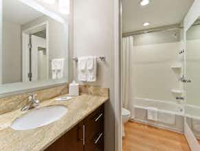 Hotel TownePlace Suites Orlando at Flamingo Crossings West Entrance photo 3