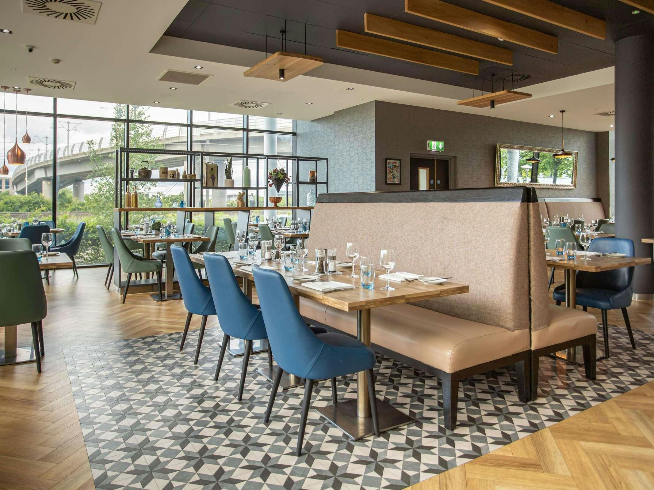 Hotel Novotel Edinburgh Park photo 2