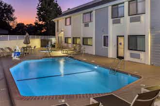Hotel Best Western Town & Country Lodge photo 1