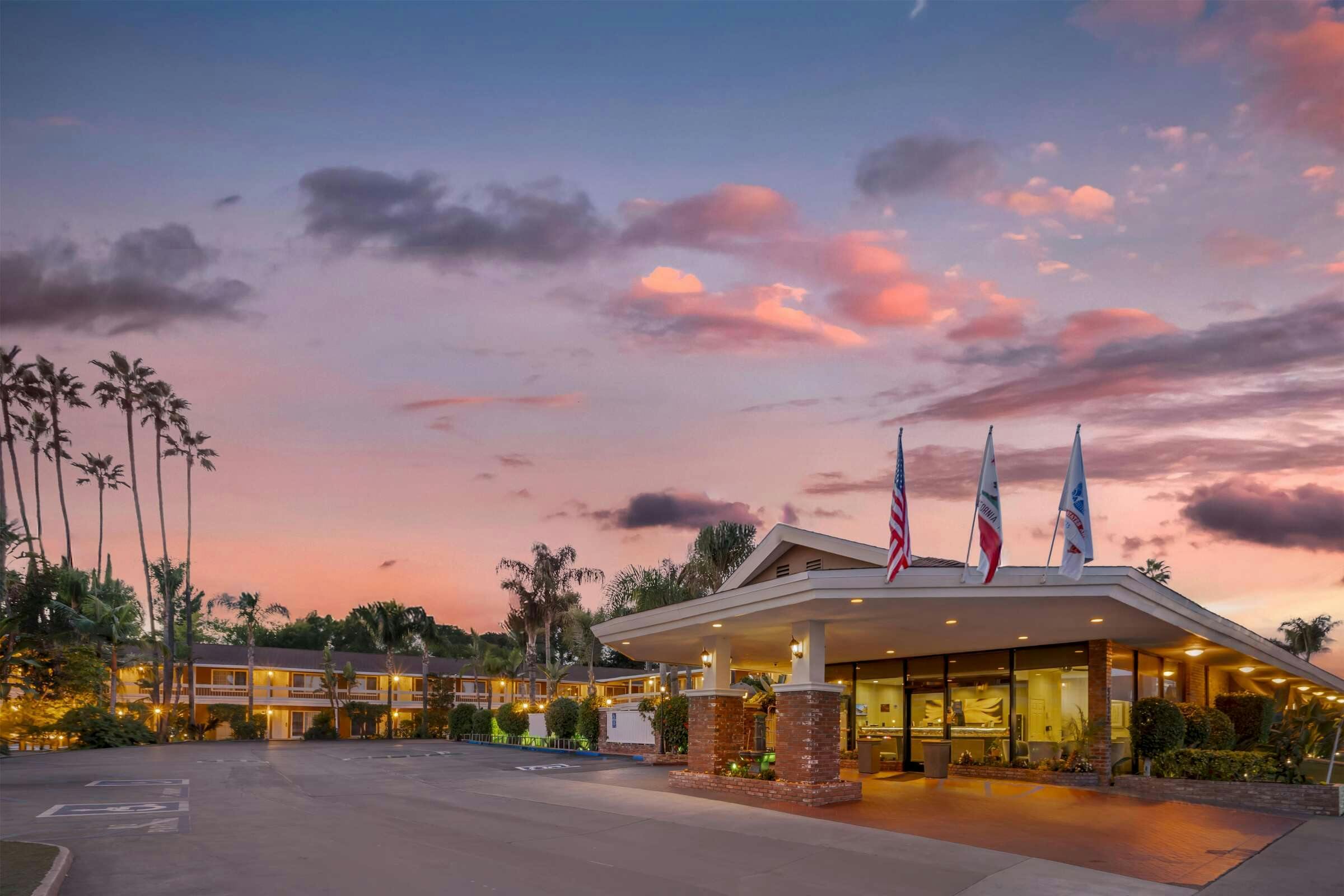 Best Western Plus Carriage Inn