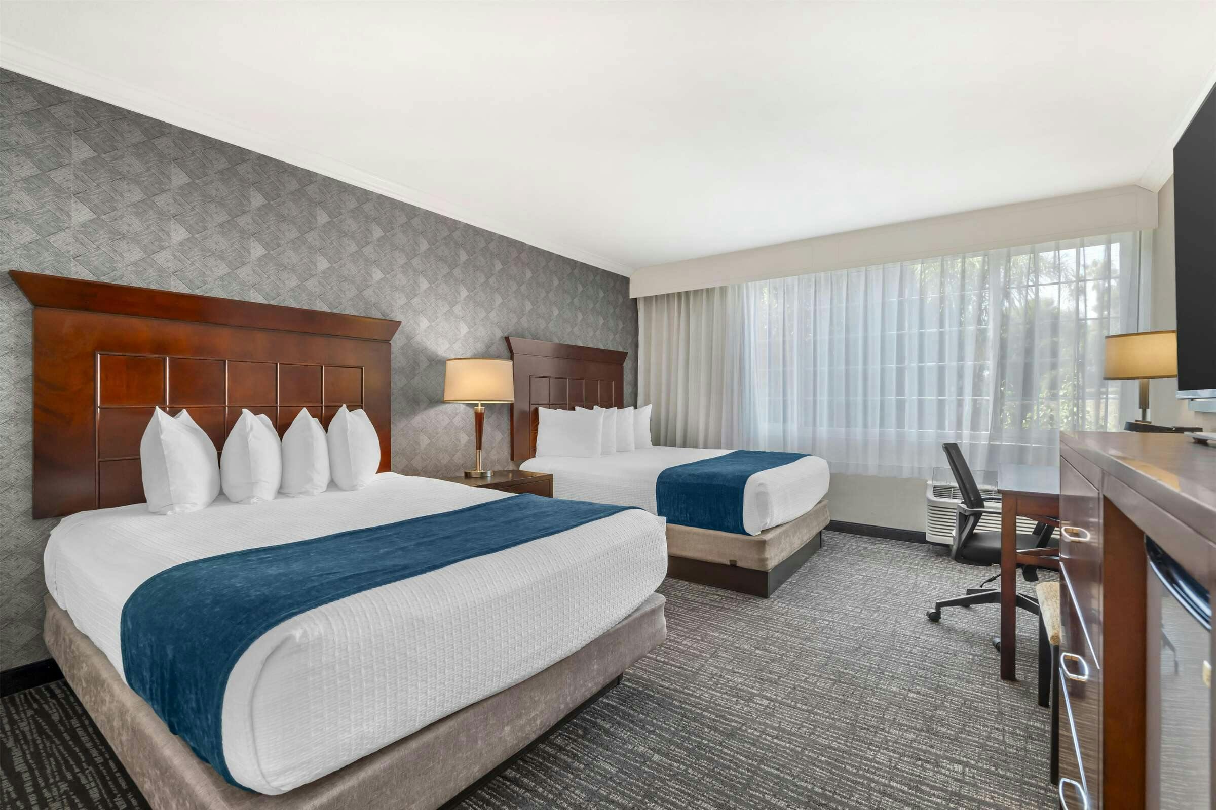 Hotel Best Western Plus Carriage Inn photo 2