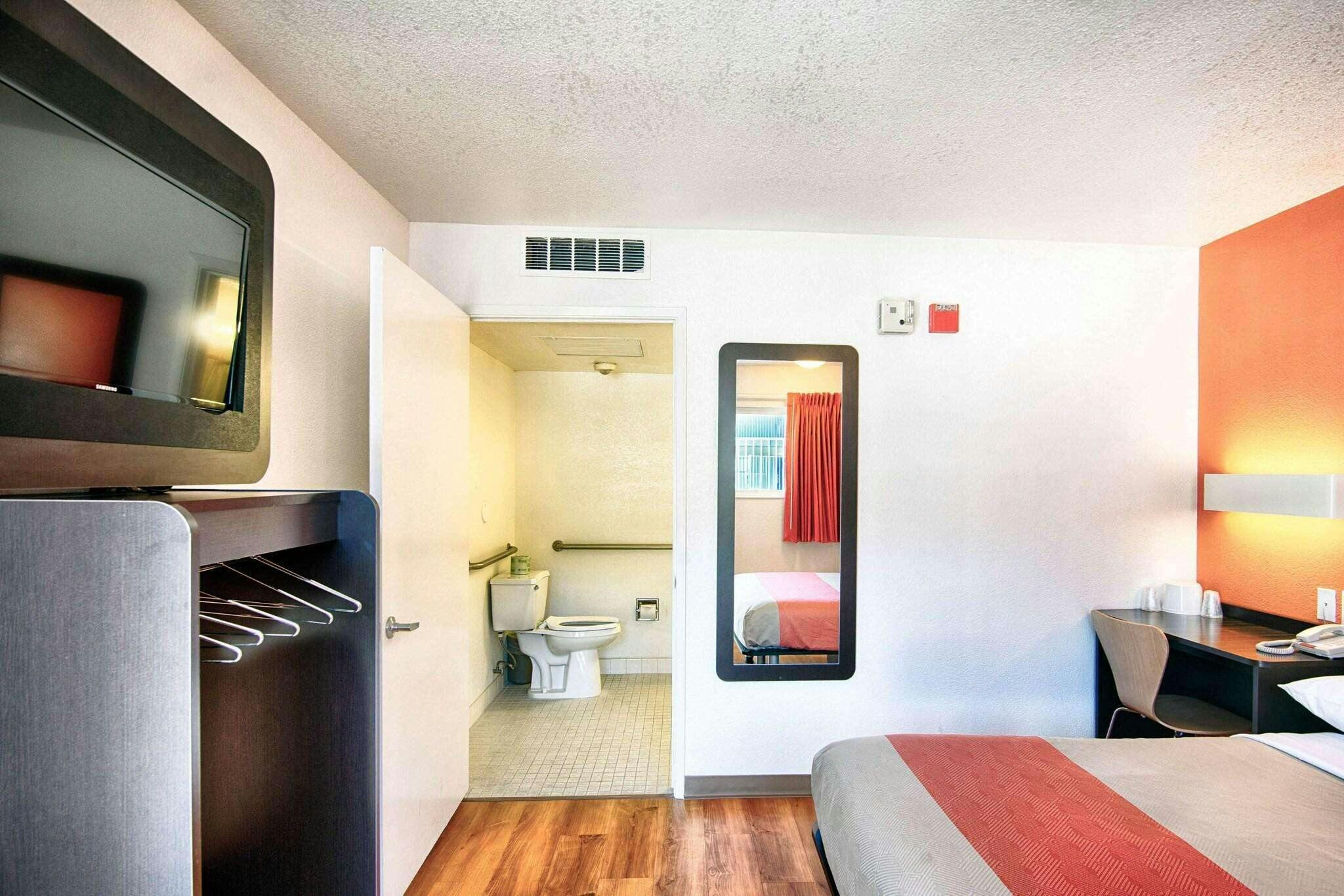 Hotel Motel6 Mammoth Lakes, CA photo 3