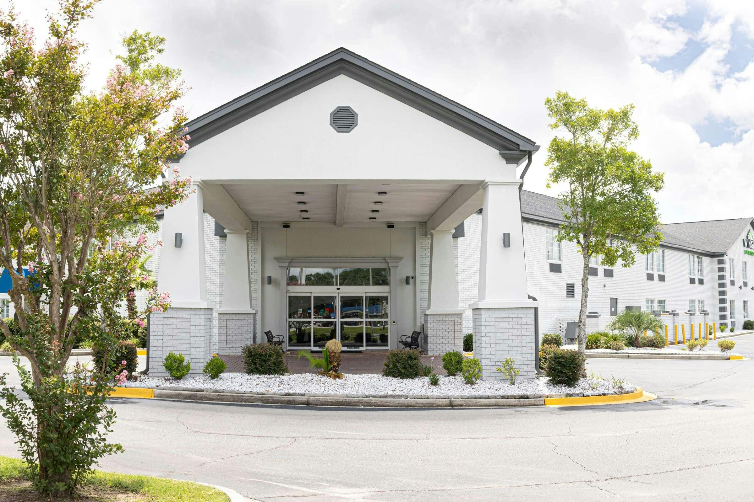 Hotel Wingate Savannah I-95 North photo 2