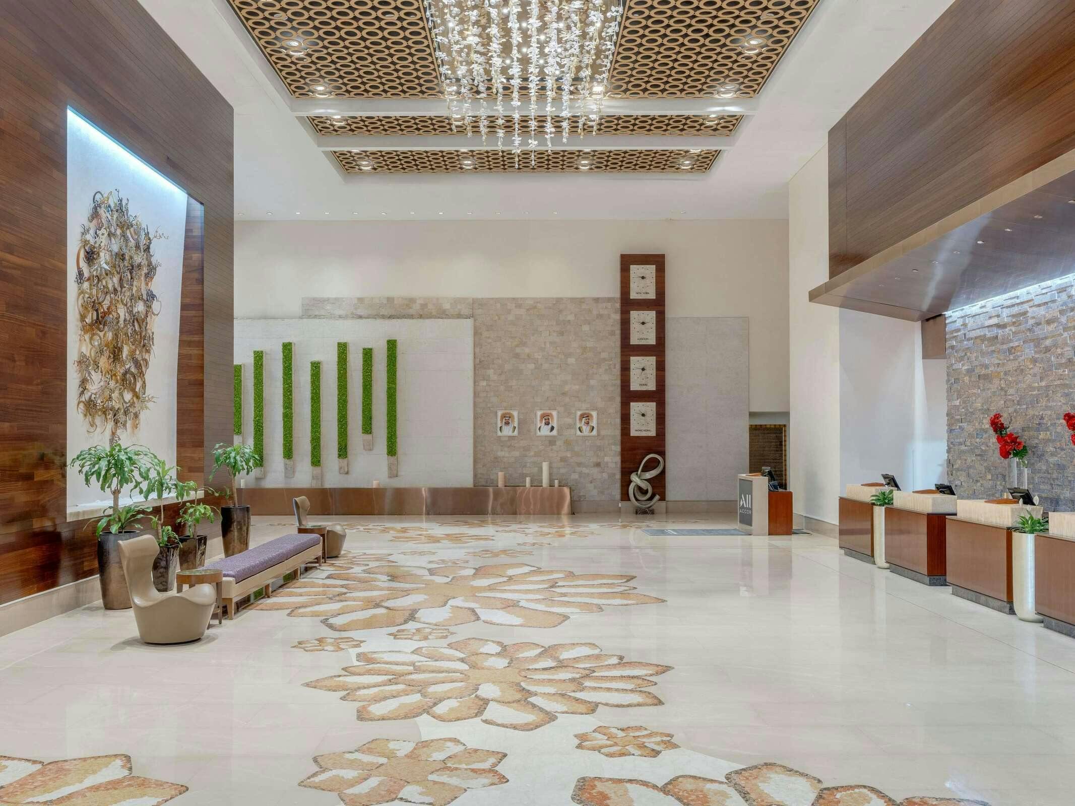 Hotel Swissotel Al Ghurair photo 3