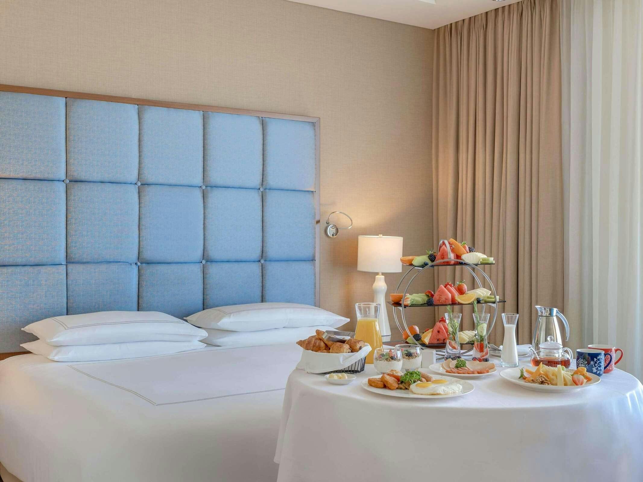 Hotel Swissotel Al Ghurair photo 5