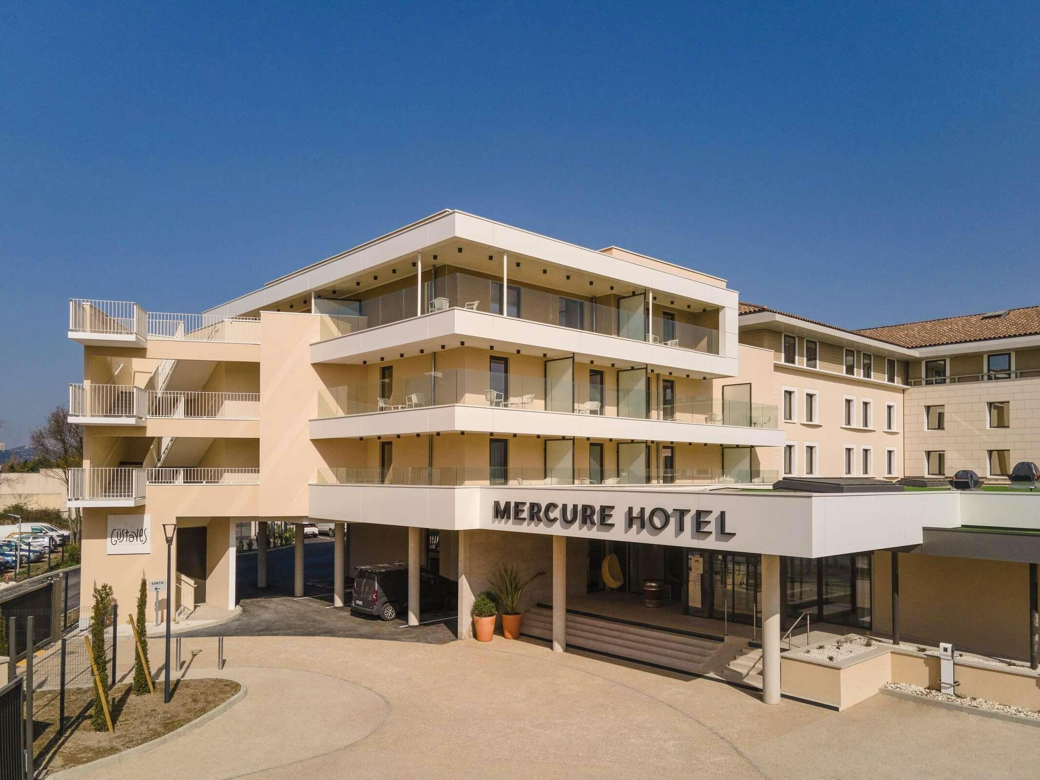 Hotel Mercure Avignon Gare Tgv photo 4