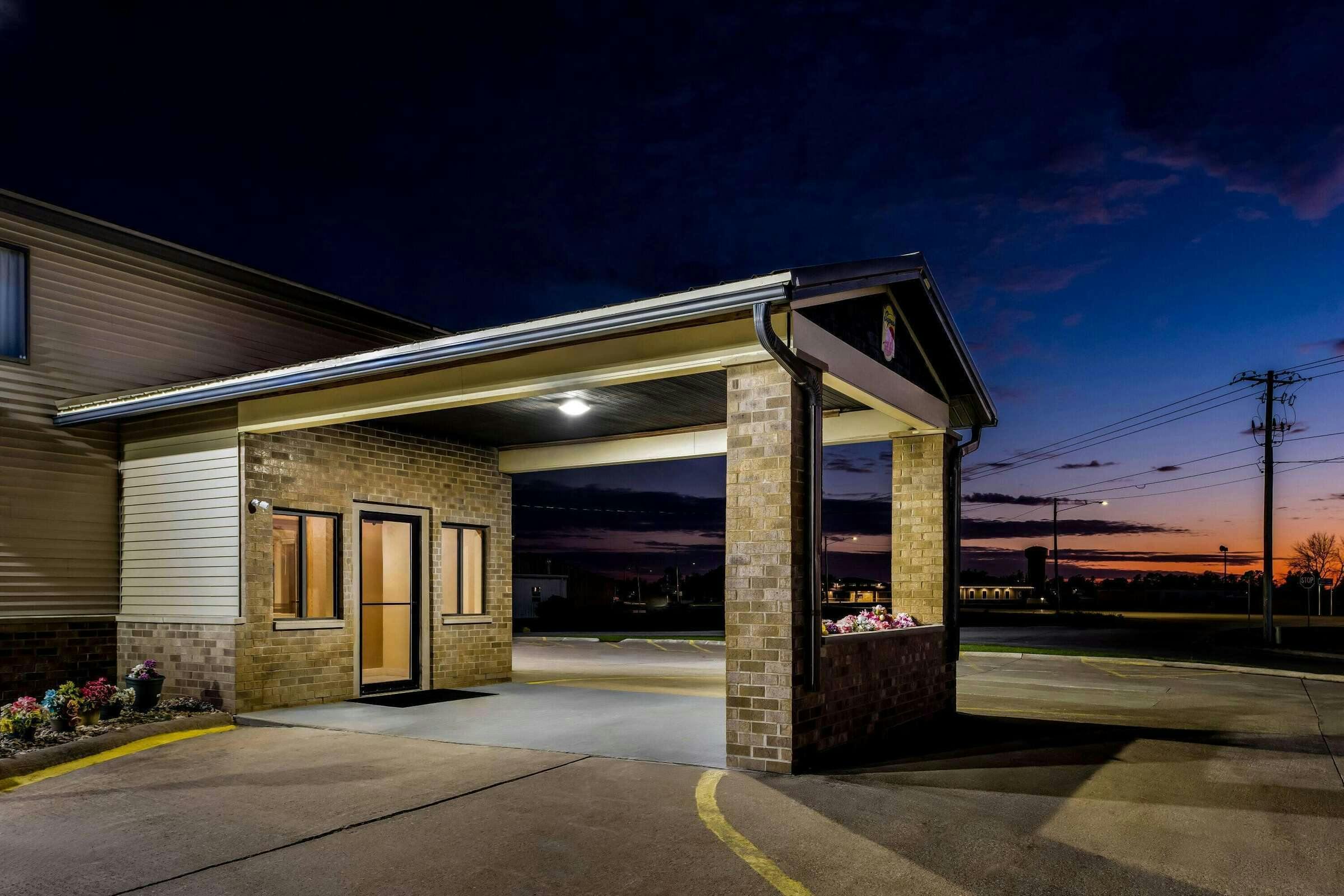 Hotel Super 8 Jefferson IA photo 2