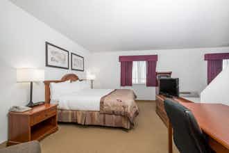 Hotel Baymont Inn Suites Marshfield photo 4