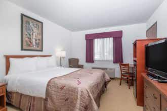 Hotel Baymont Inn Suites Marshfield photo 5