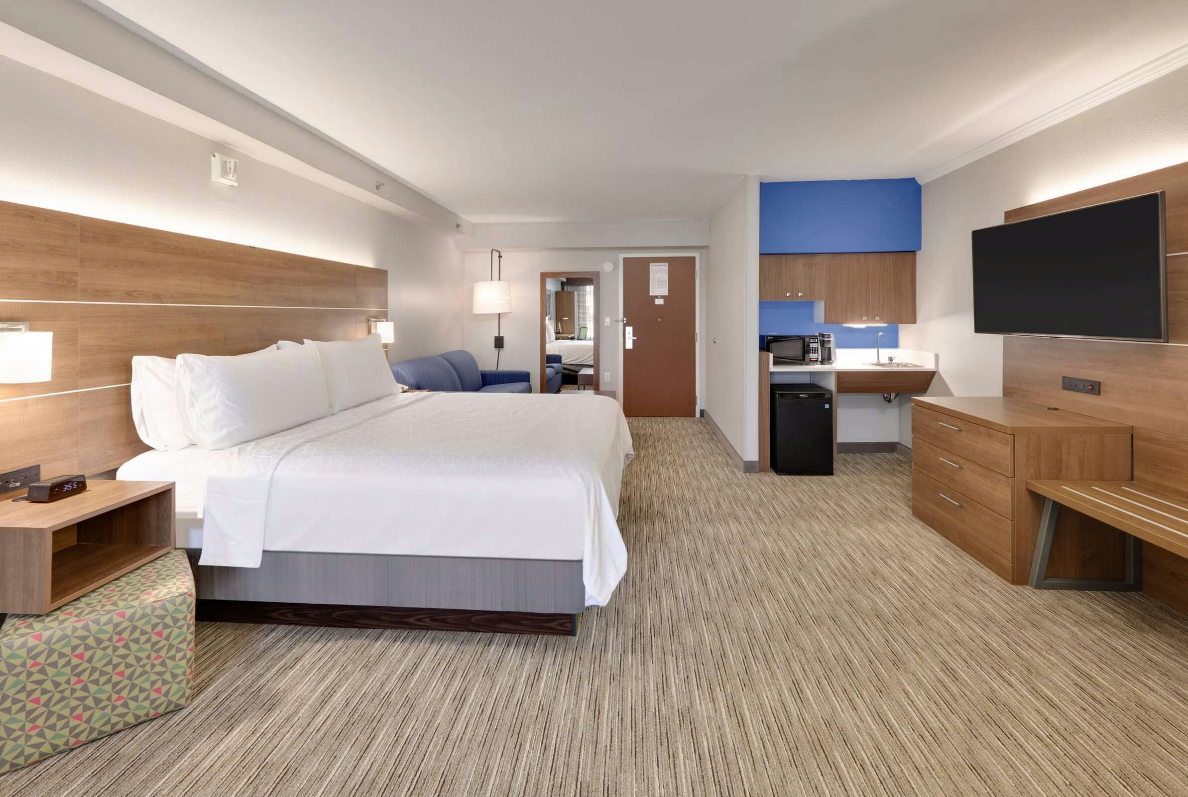 Hotel Holiday Inn Express Hotel & Suites Irving Convention Center photo 2