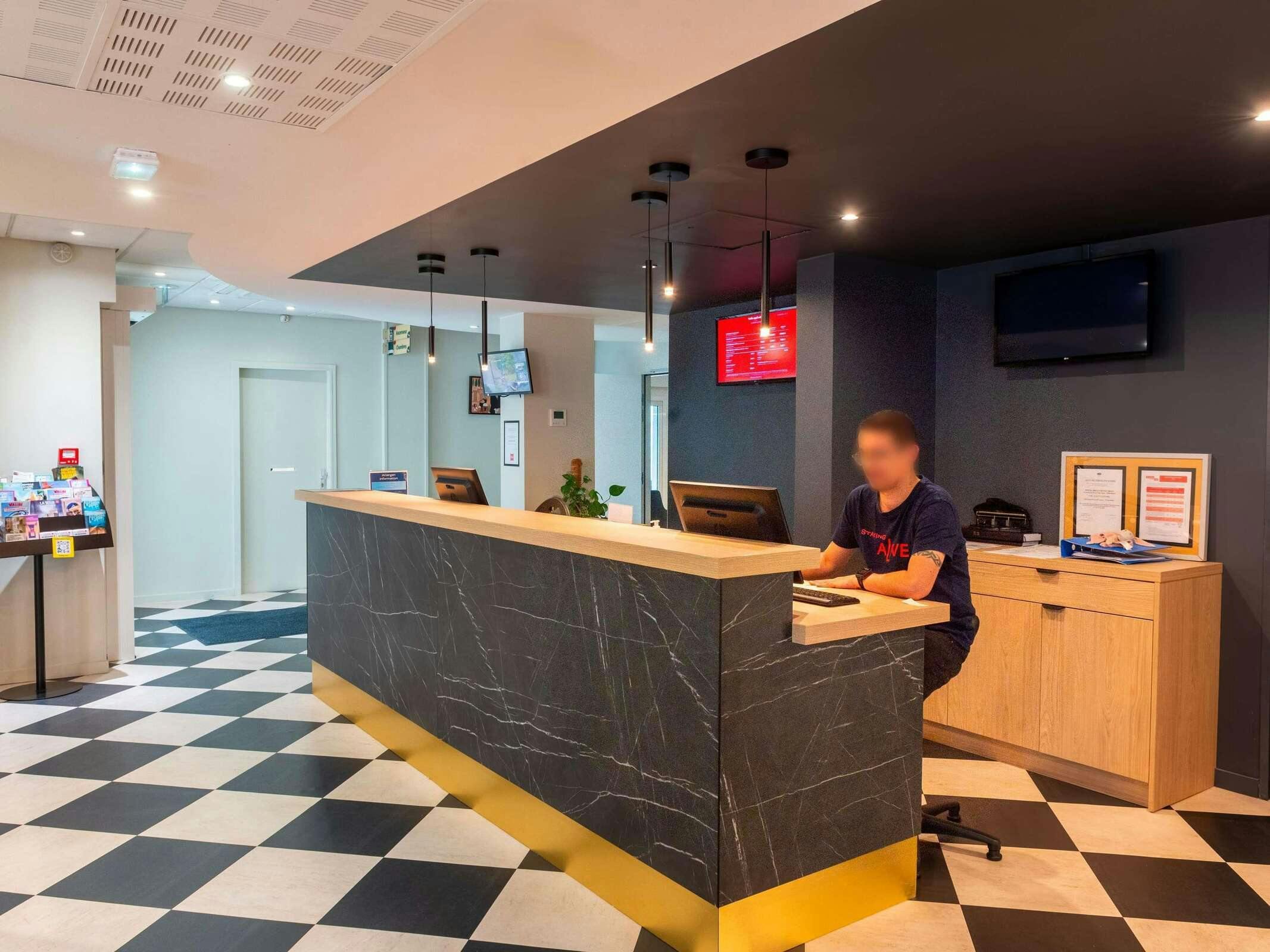 Hotel Ibis Lyon Est Bron photo 2