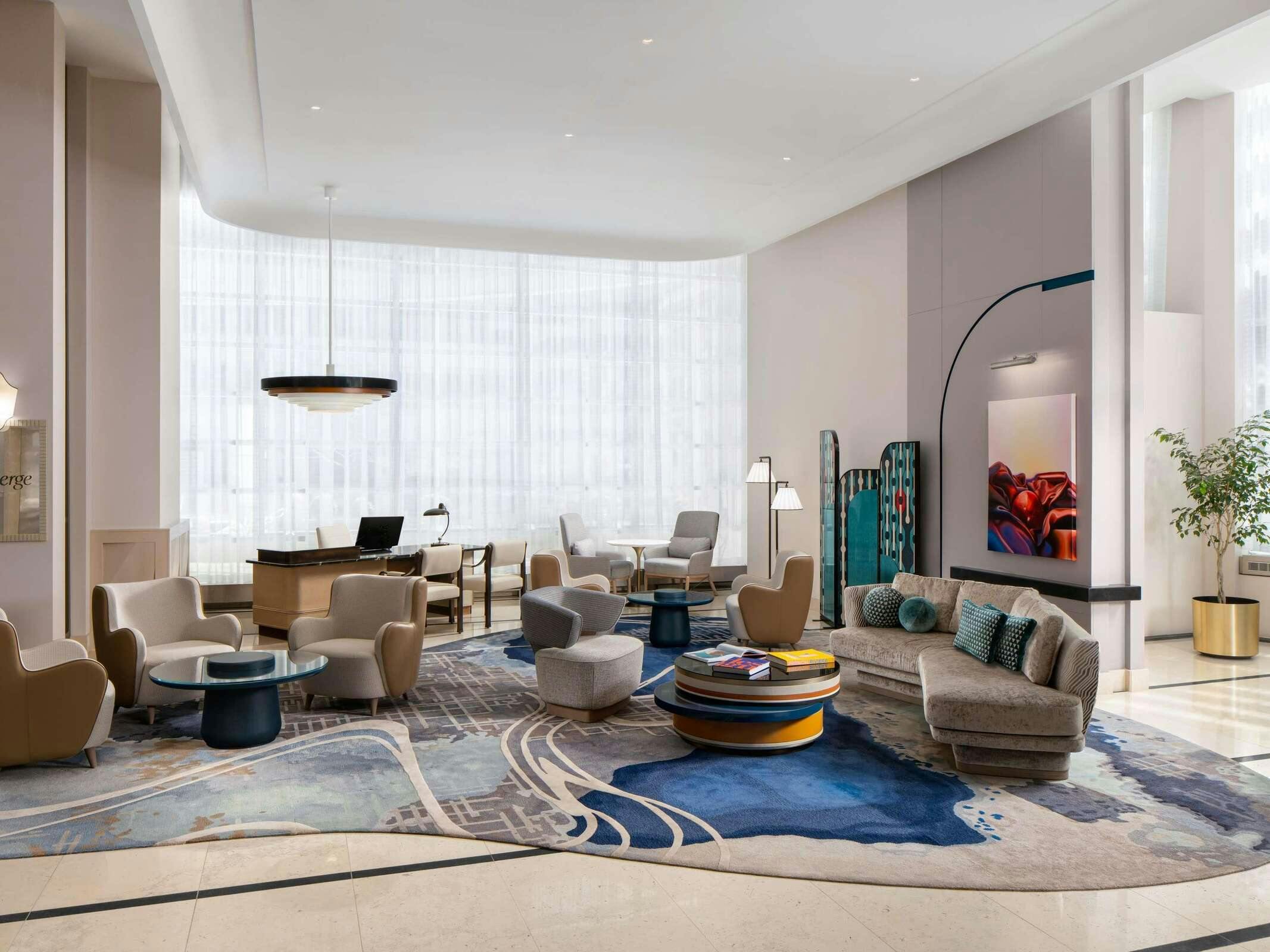 Hotel Sofitel Montreal Golden Mile photo 2