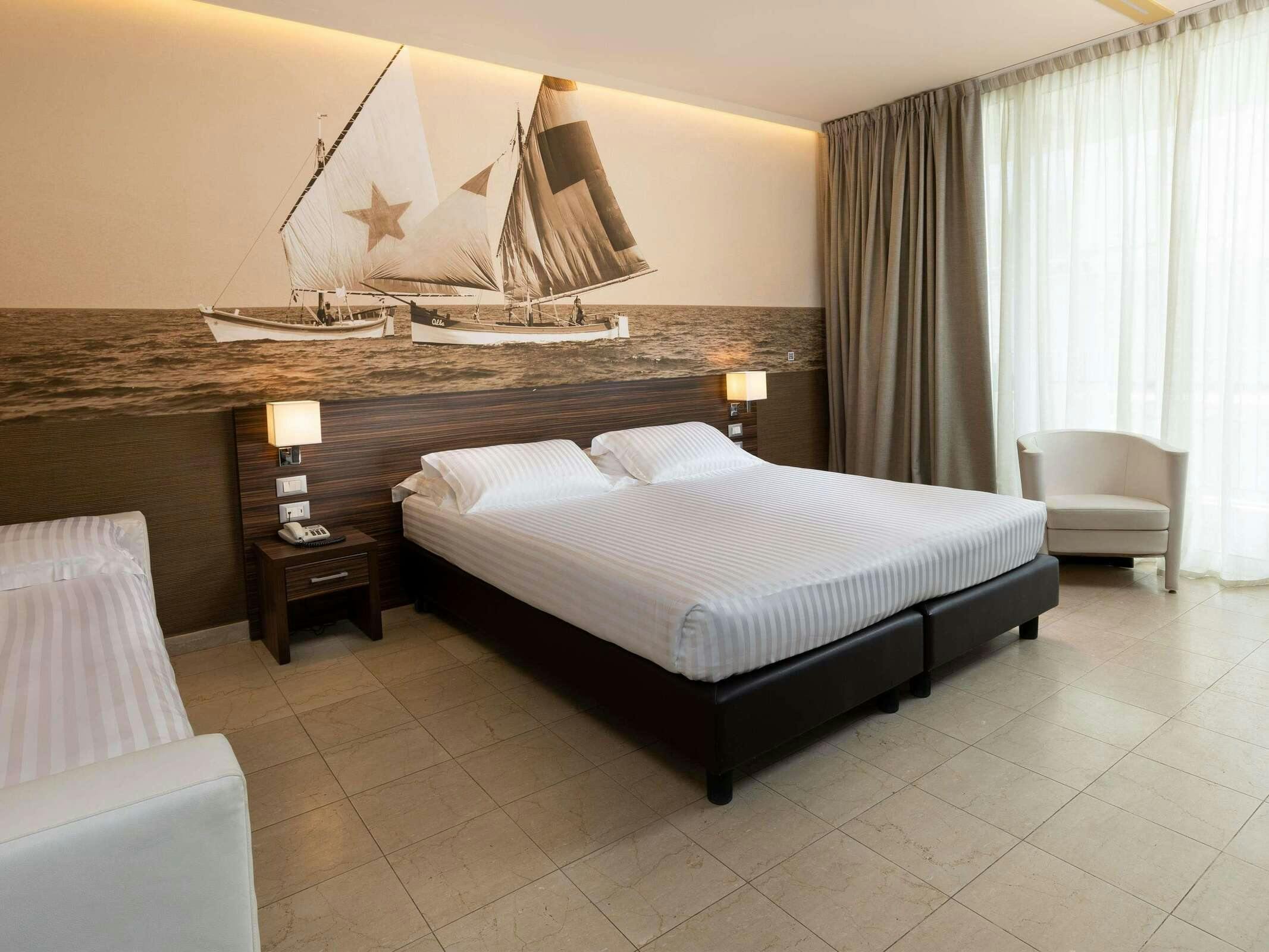 Hotel Mercure Rimini Lungomare photo 4