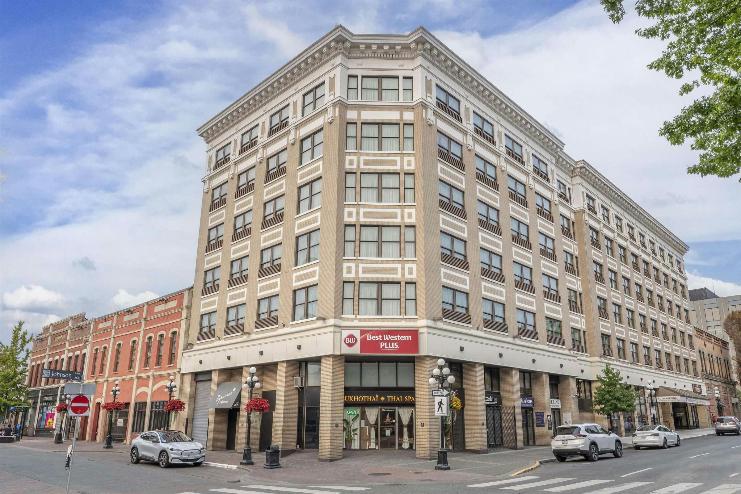 Hotel Best Western Plus Carlton Plaza Hotel photo 1