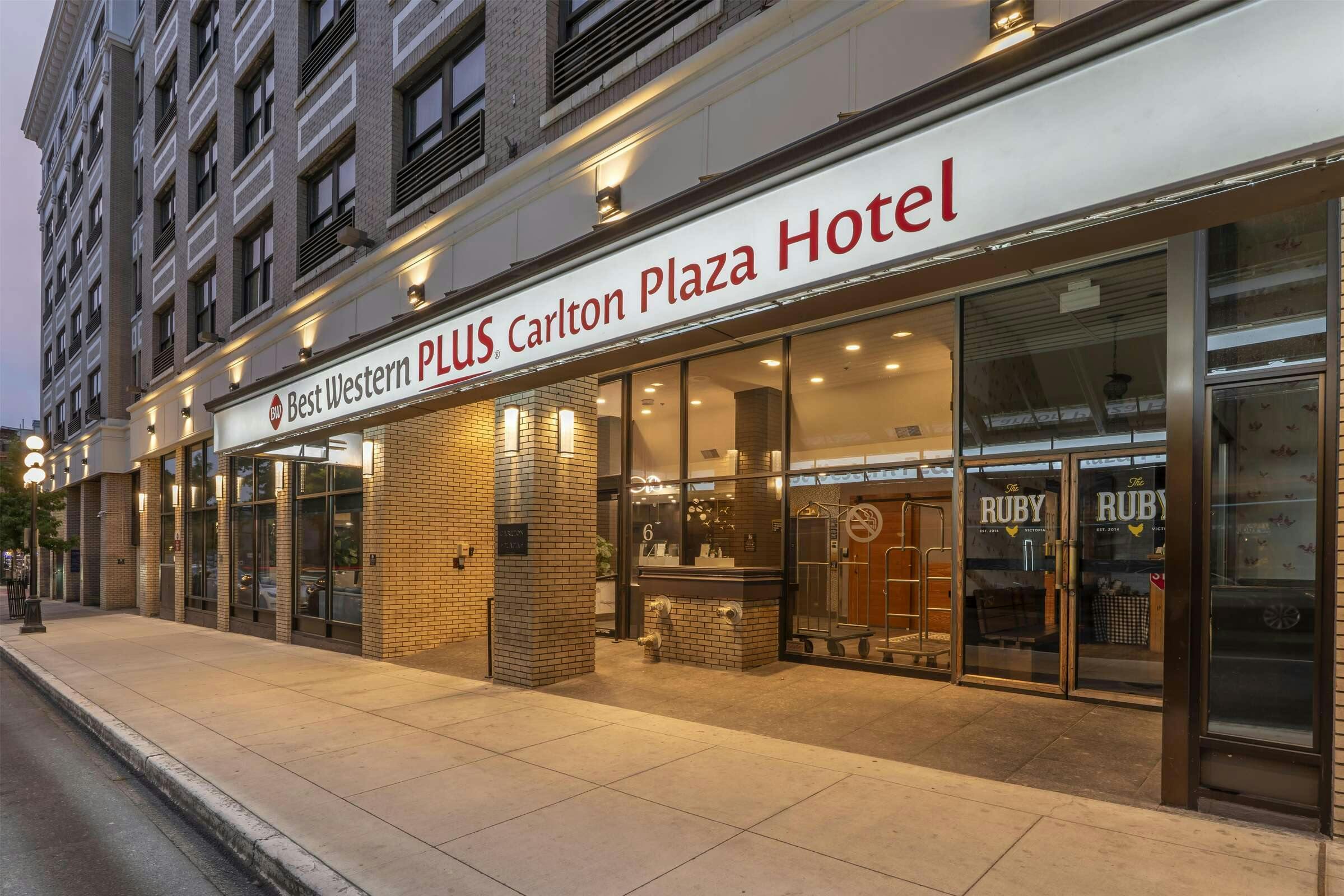 Hotel Best Western Plus Carlton Plaza Hotel photo 3