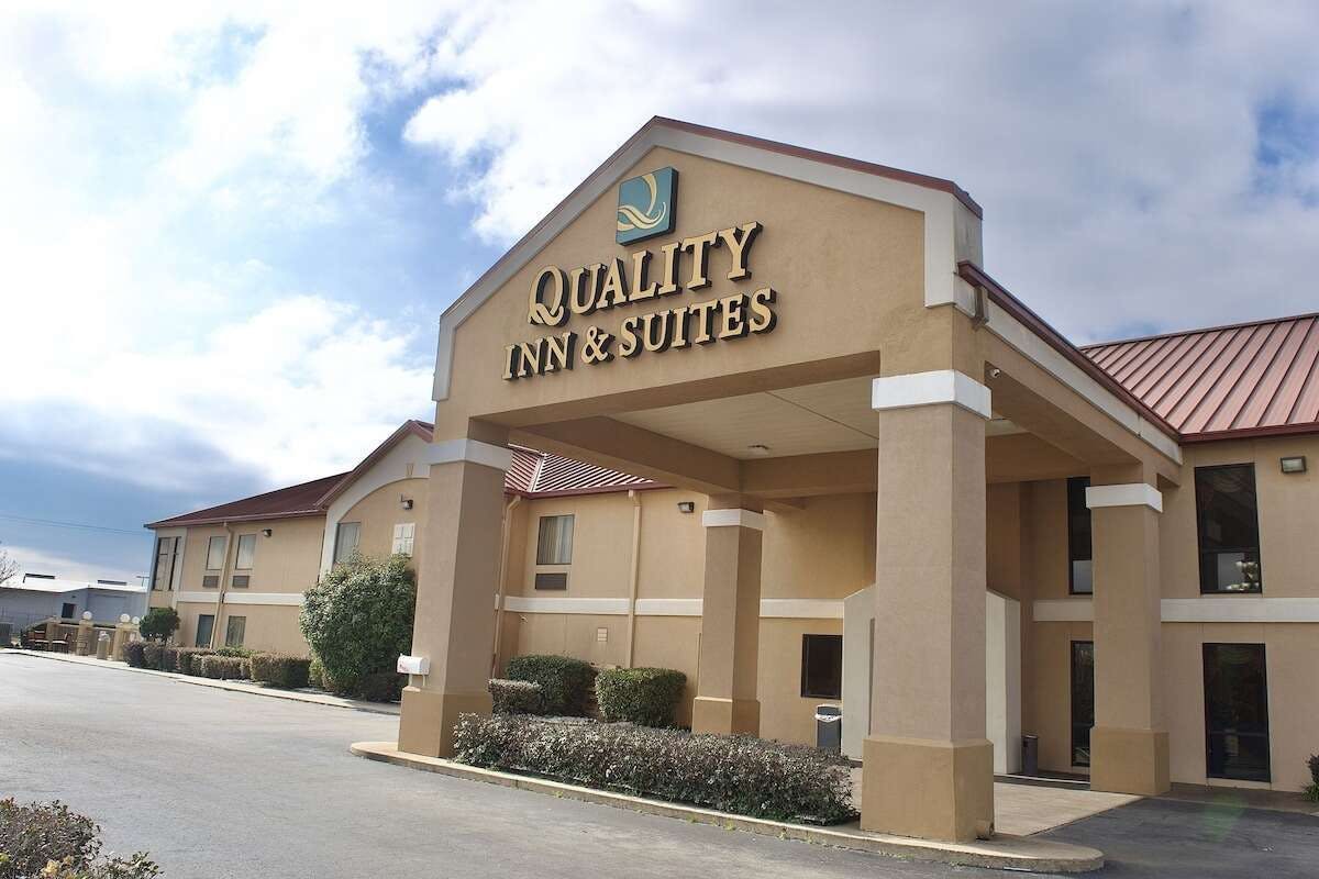Hotel Quality Inn & Suites Pine Bluff, AR photo 4