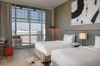 Hotel Independent (Sphc) Yas Plaza Marina By Ihg photo 5