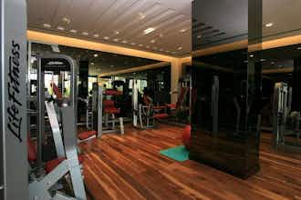 Hotel Independent (Sphc) Yas Plaza Circuit By Ihg photo 4