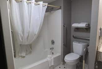 Hotel Super 8 Savannah photo 2