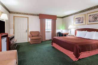Hotel Howard Johnson Lenox photo 5