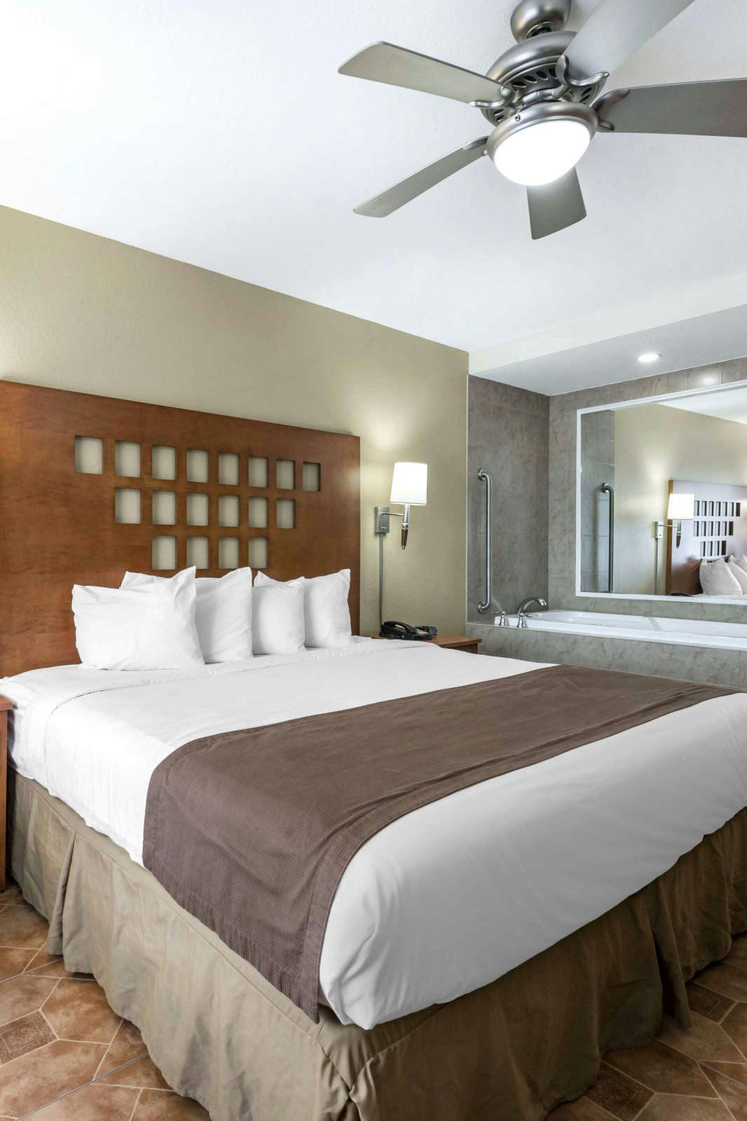 Rodeway Inn Suites Fort Lauderdale Airport Cruise Port Fort