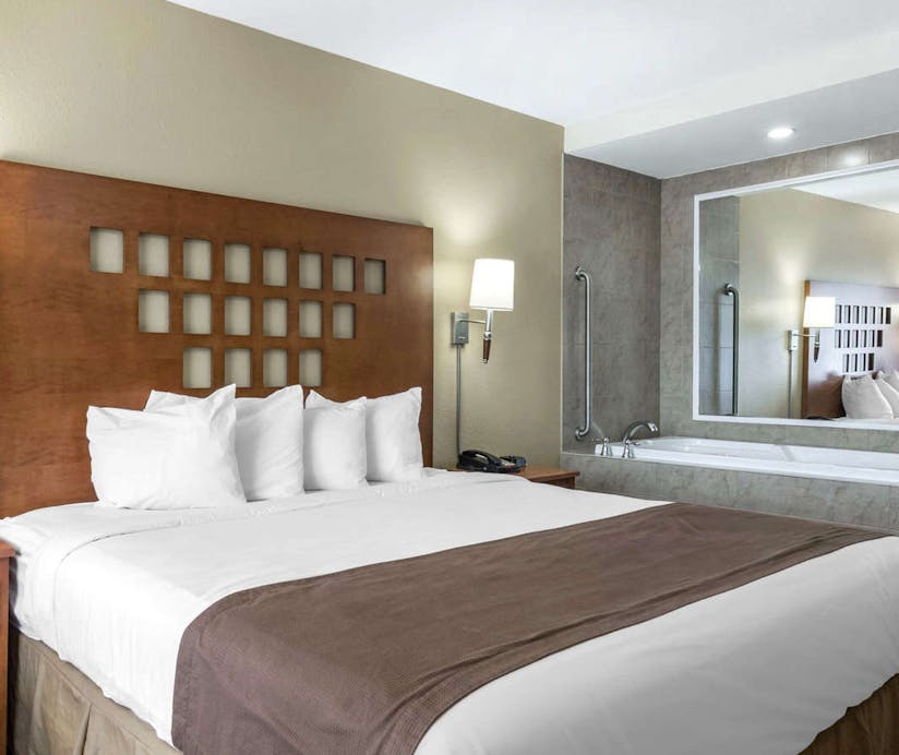 Rodeway Inn Suites Fort Lauderdale Airport Cruise Port Fort