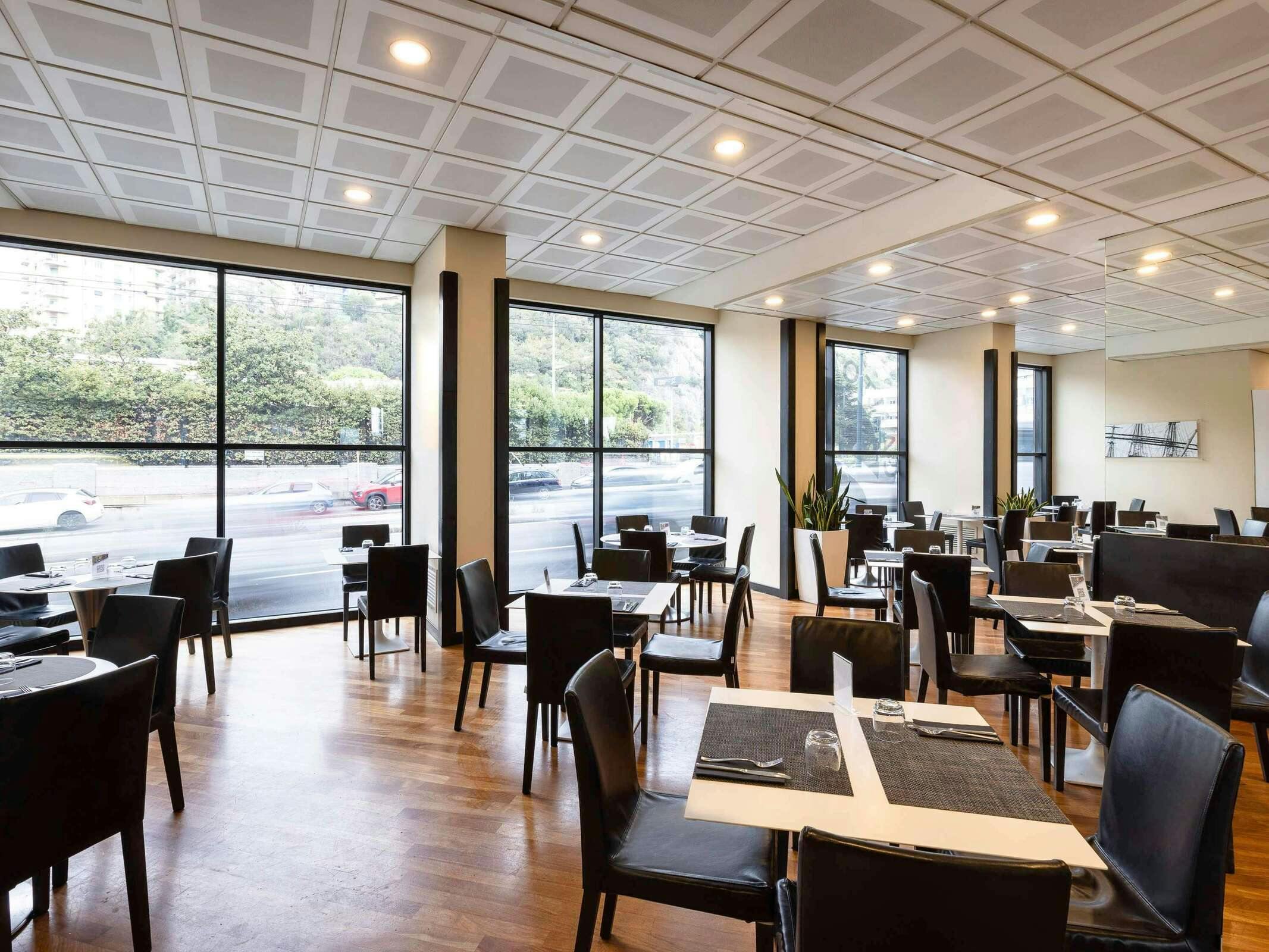 Hotel Novotel Genova City photo 2