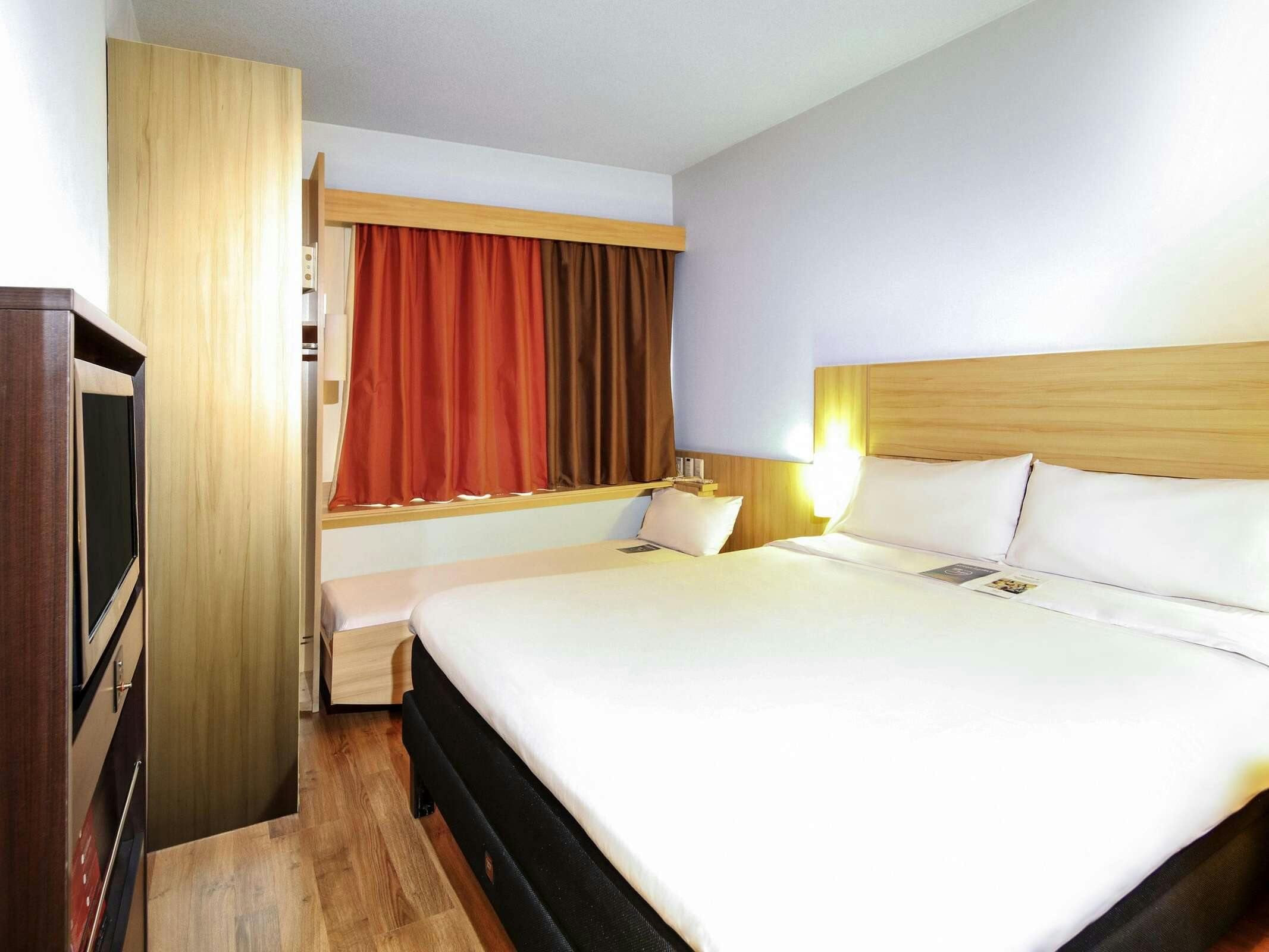 Hotel Ibis Santiago Providencia photo 3