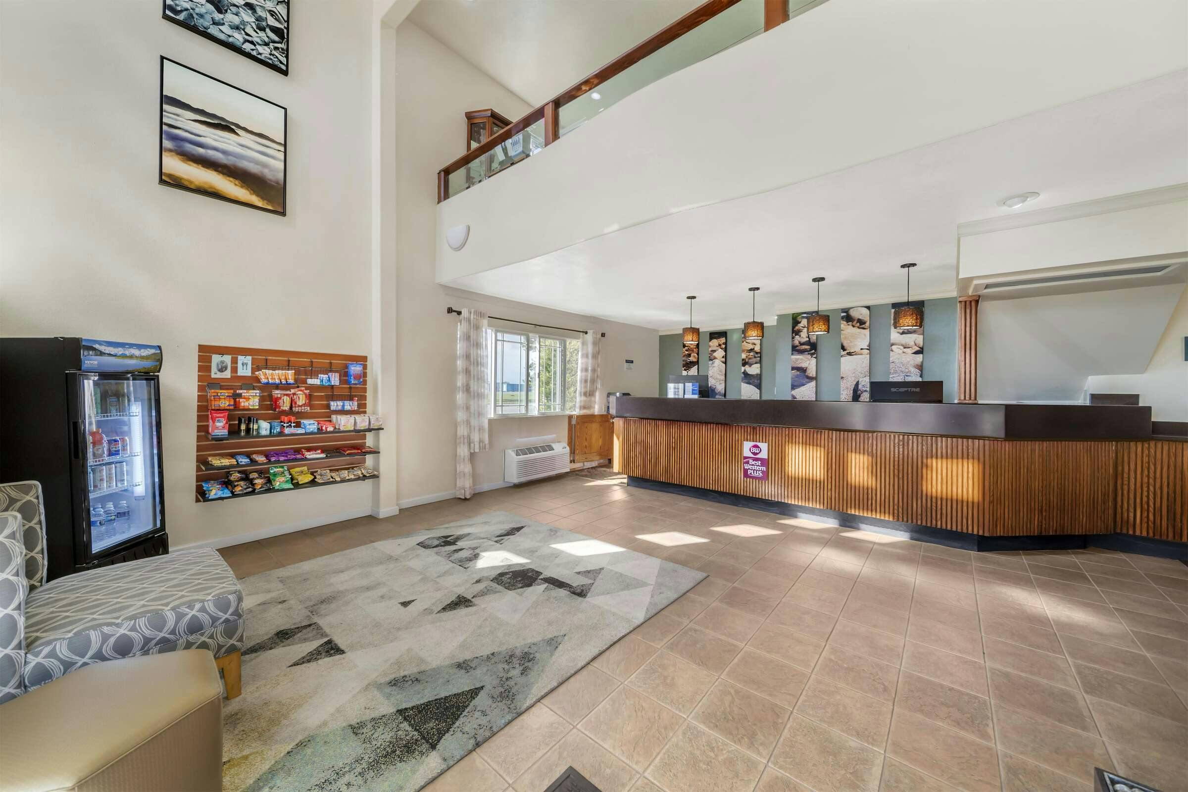 Hotel Best Western Plus Northwoods Inn photo 1