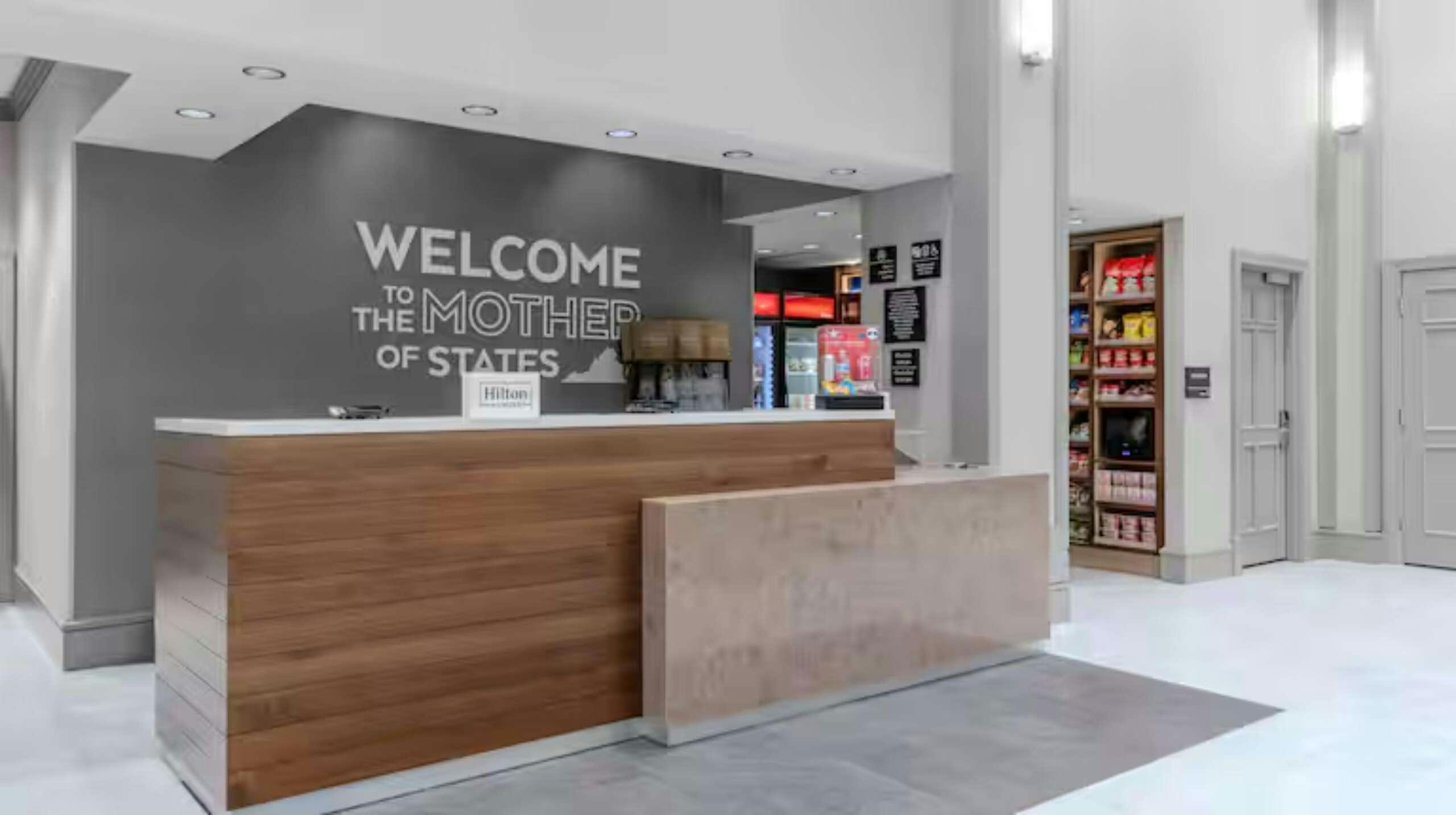 Hotel Hampton Inn Suites Reagan National Airport photo 3