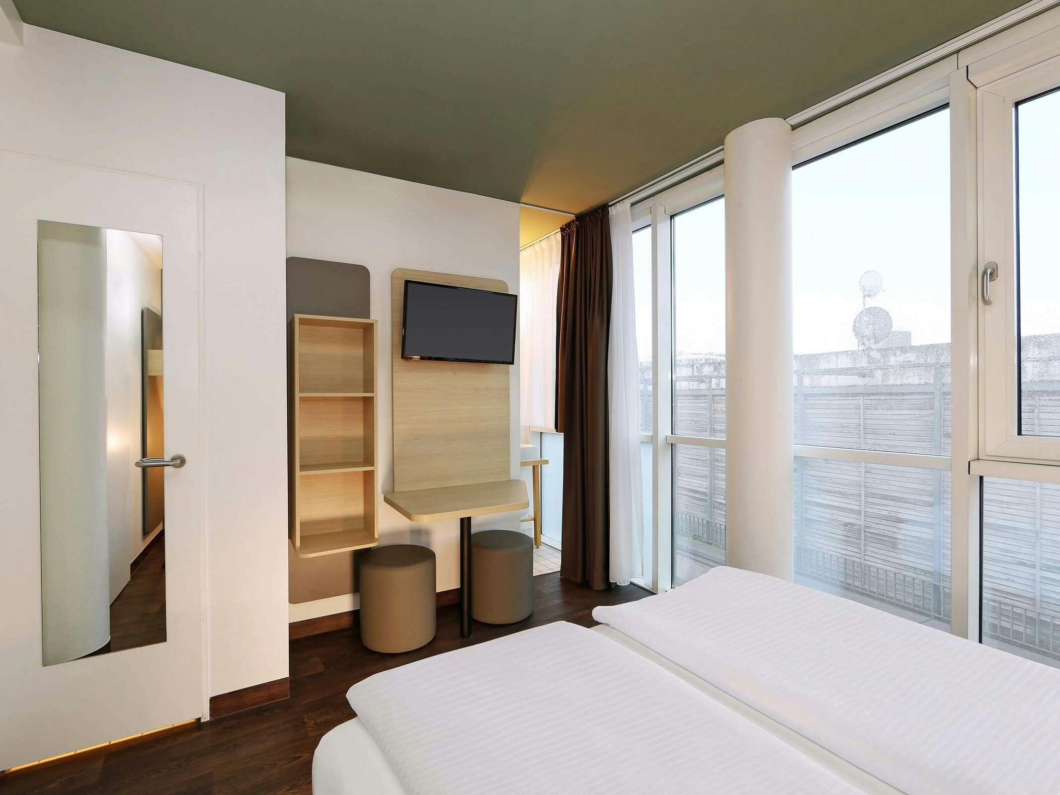 Hotel B&B HOTEL Berlin-Mitte photo 4