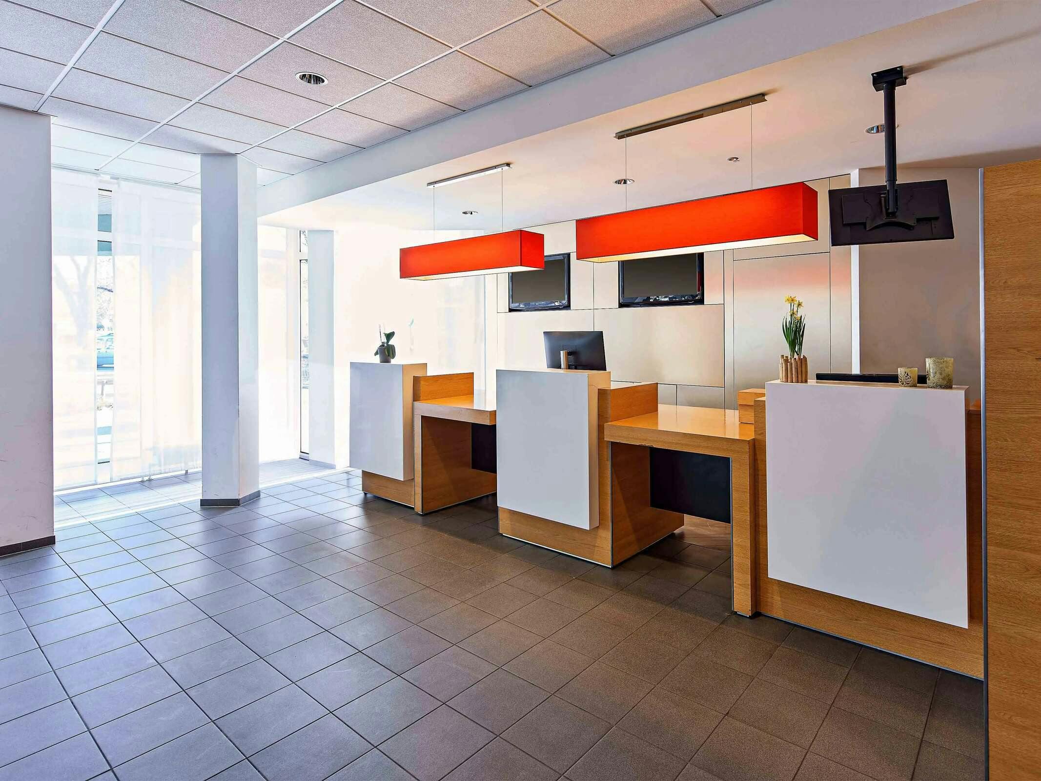 Hotel B&B HOTEL Bonn-City photo 2