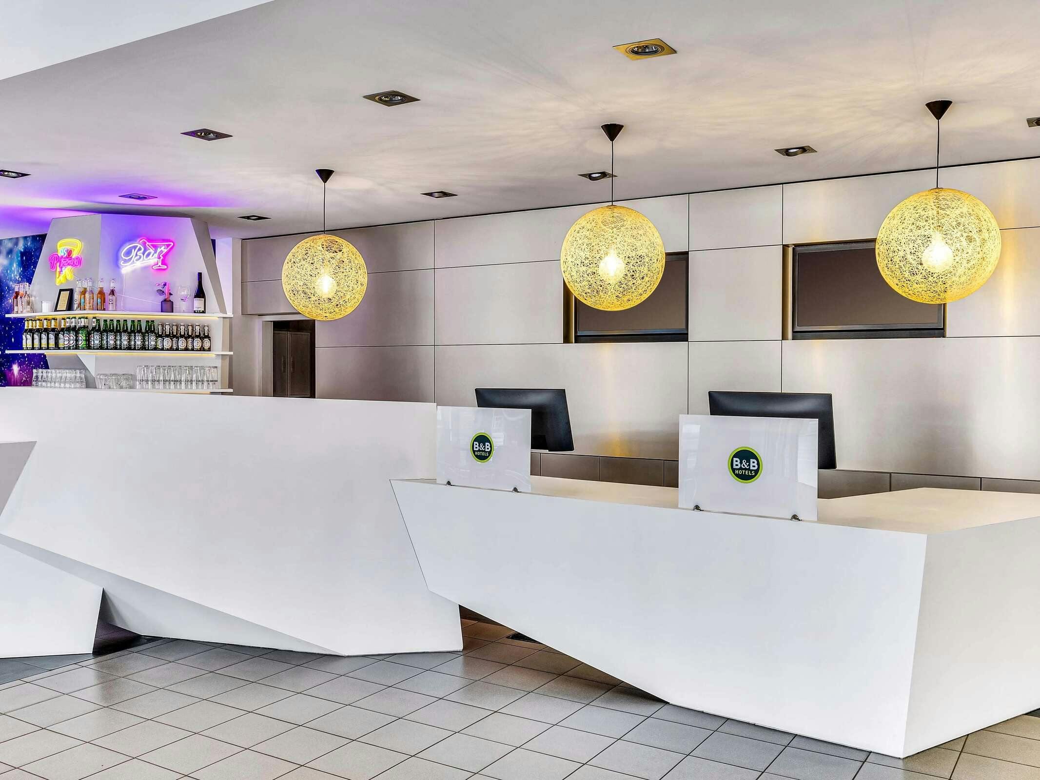 Hotel B&B HOTEL Bremen-Altstadt photo 1