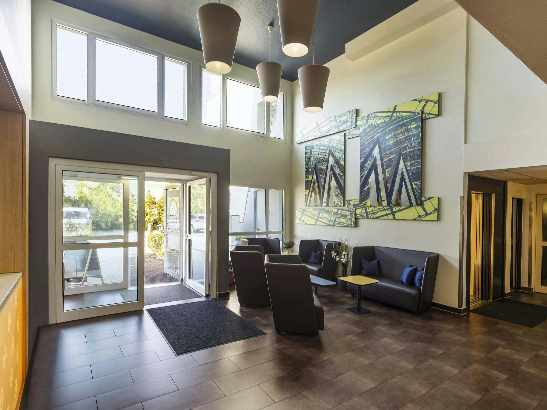 Hotel B&B HOTEL Leipzig-Nord photo 1