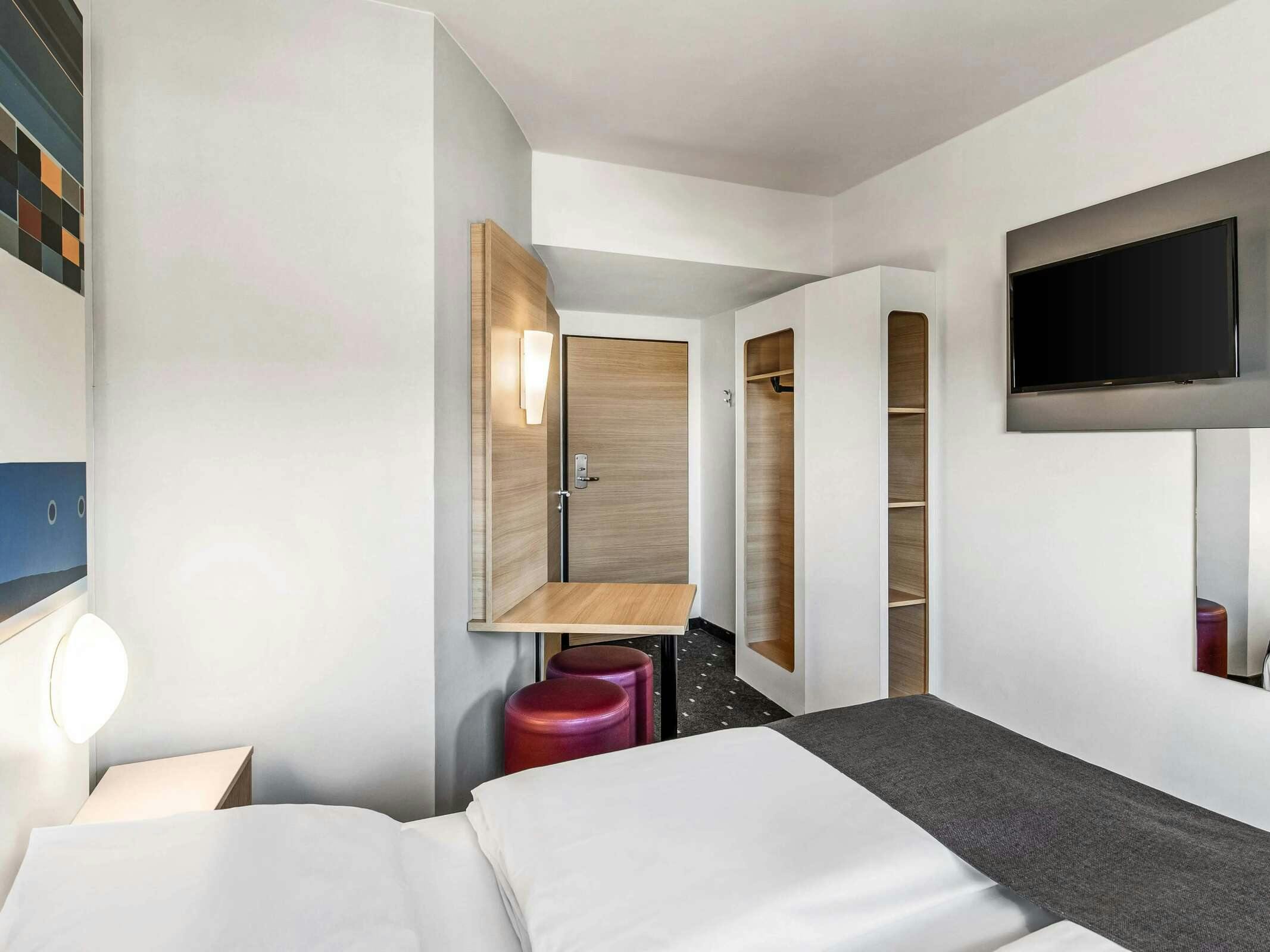 Hotel B&B HOTEL Hamburg-Altona photo 4