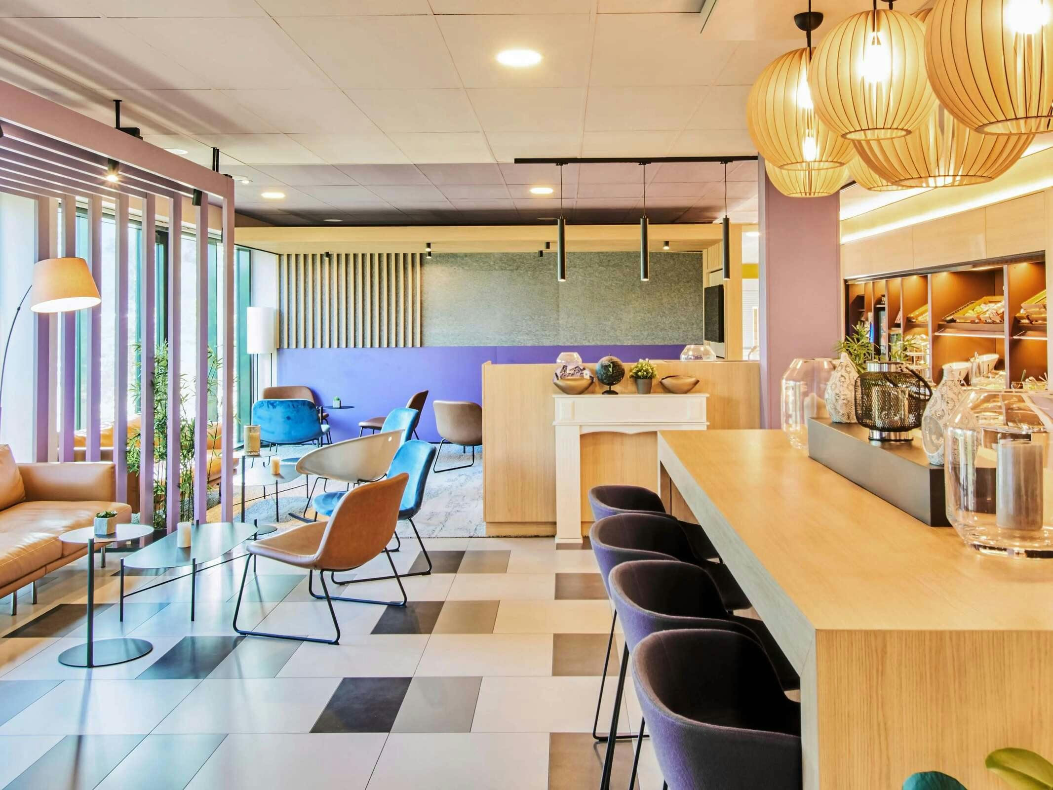 Hotel B&B HOTEL Frankfurt-Airport photo 2