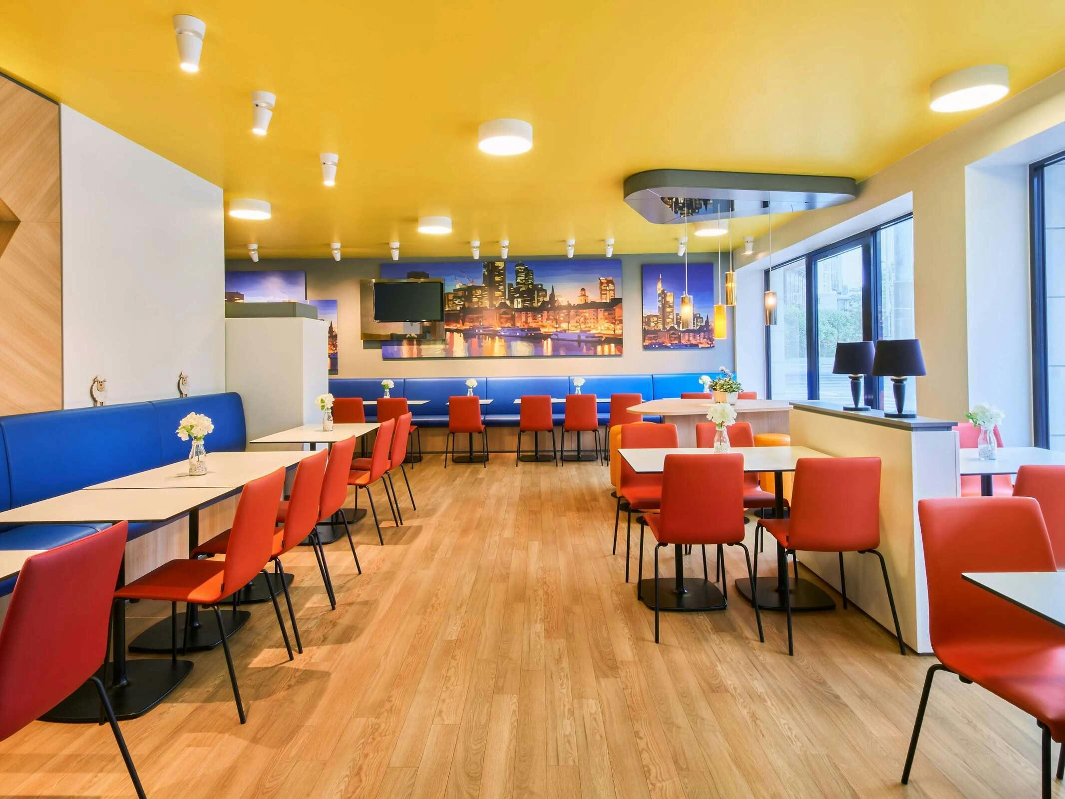 Hotel B&B HOTEL Frankfurt-Hbf photo 1