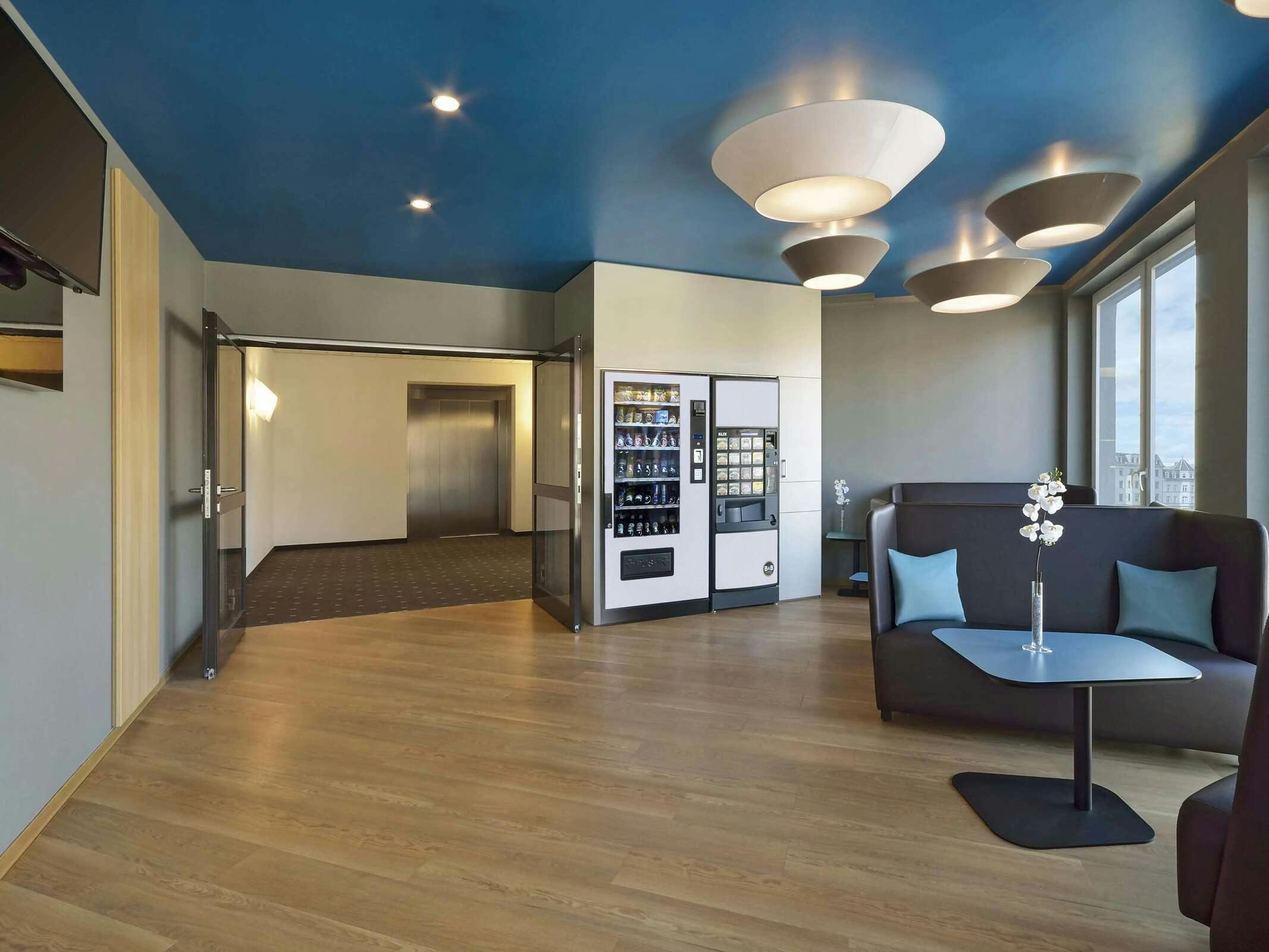 Hotel B&B HOTEL Halle-Saale photo 2