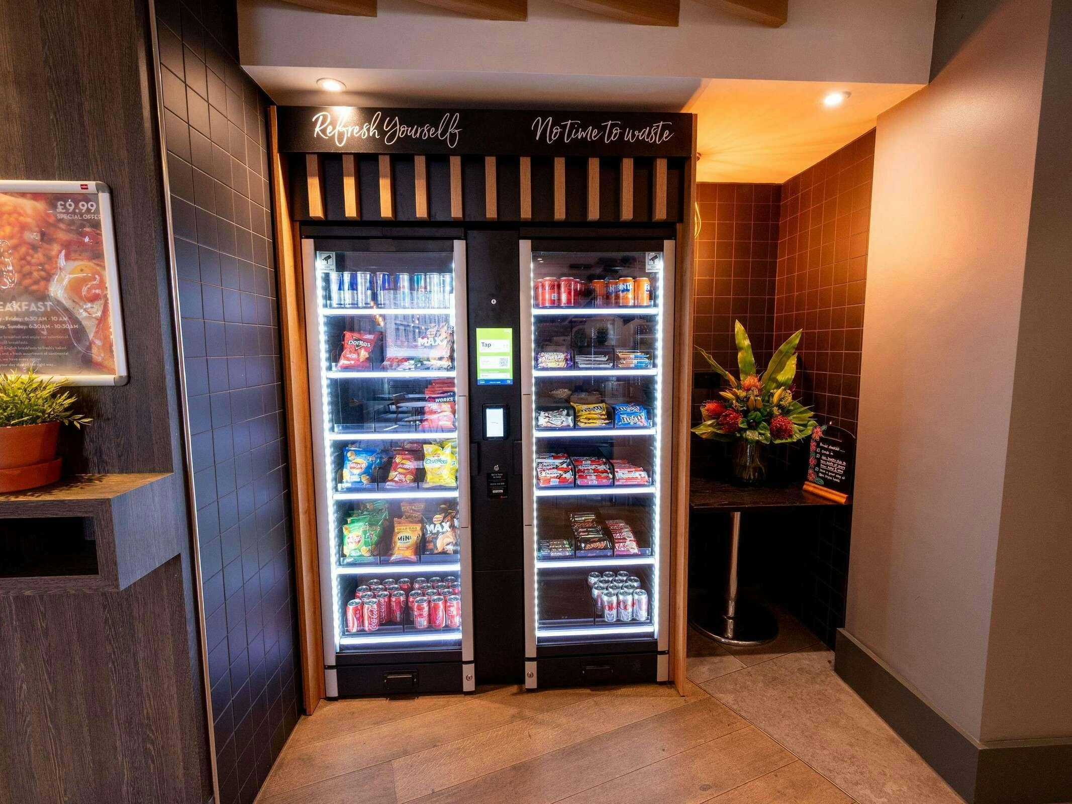 Hotel Ibis Styles Leeds City Centre Arena photo 2