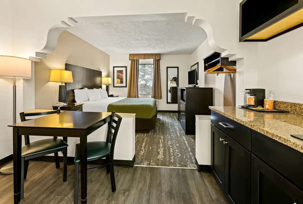 Hotel Quality Inn Traverse City photo 3